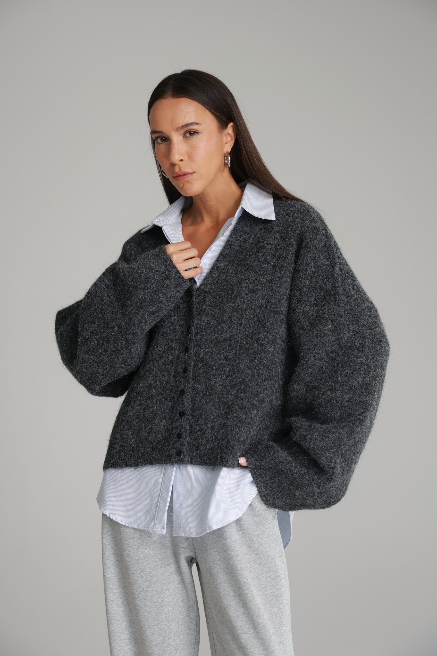 סוודר שרלוט אפור כהה