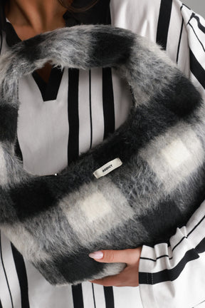 תיק איזבל משבצות שחור