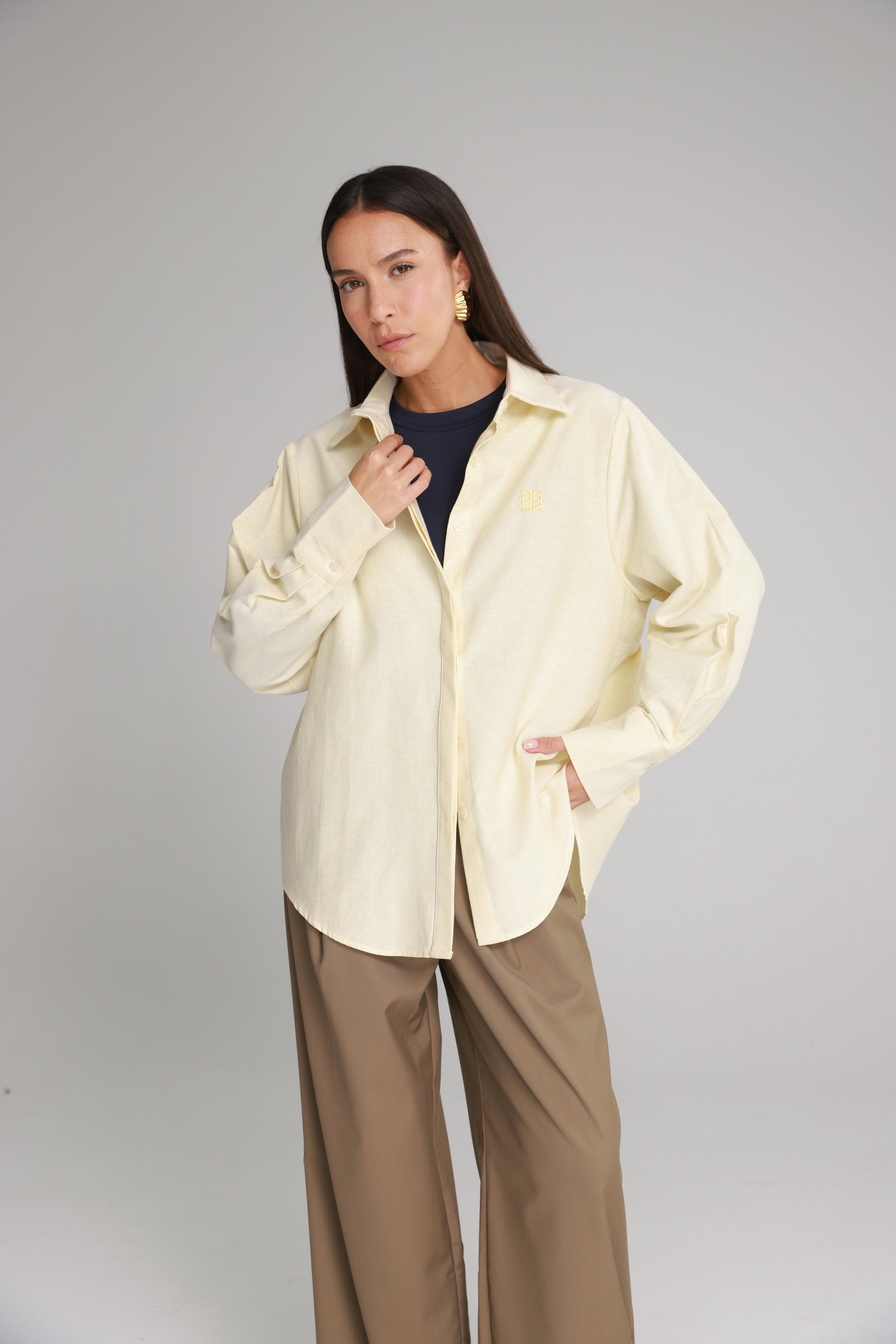 חולצת קיילי מכופתרת צהובה