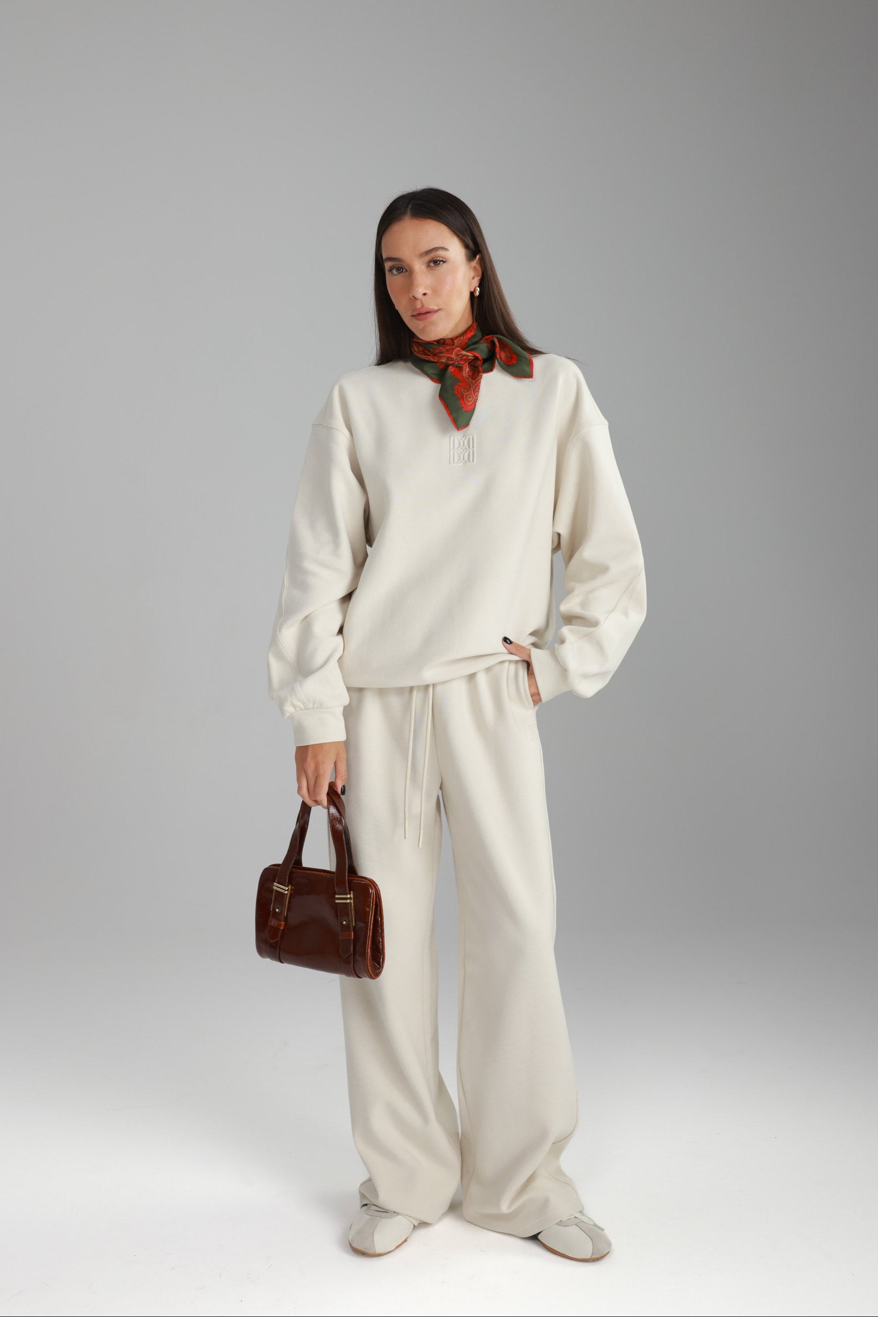 חליפת אדיסון שמנת