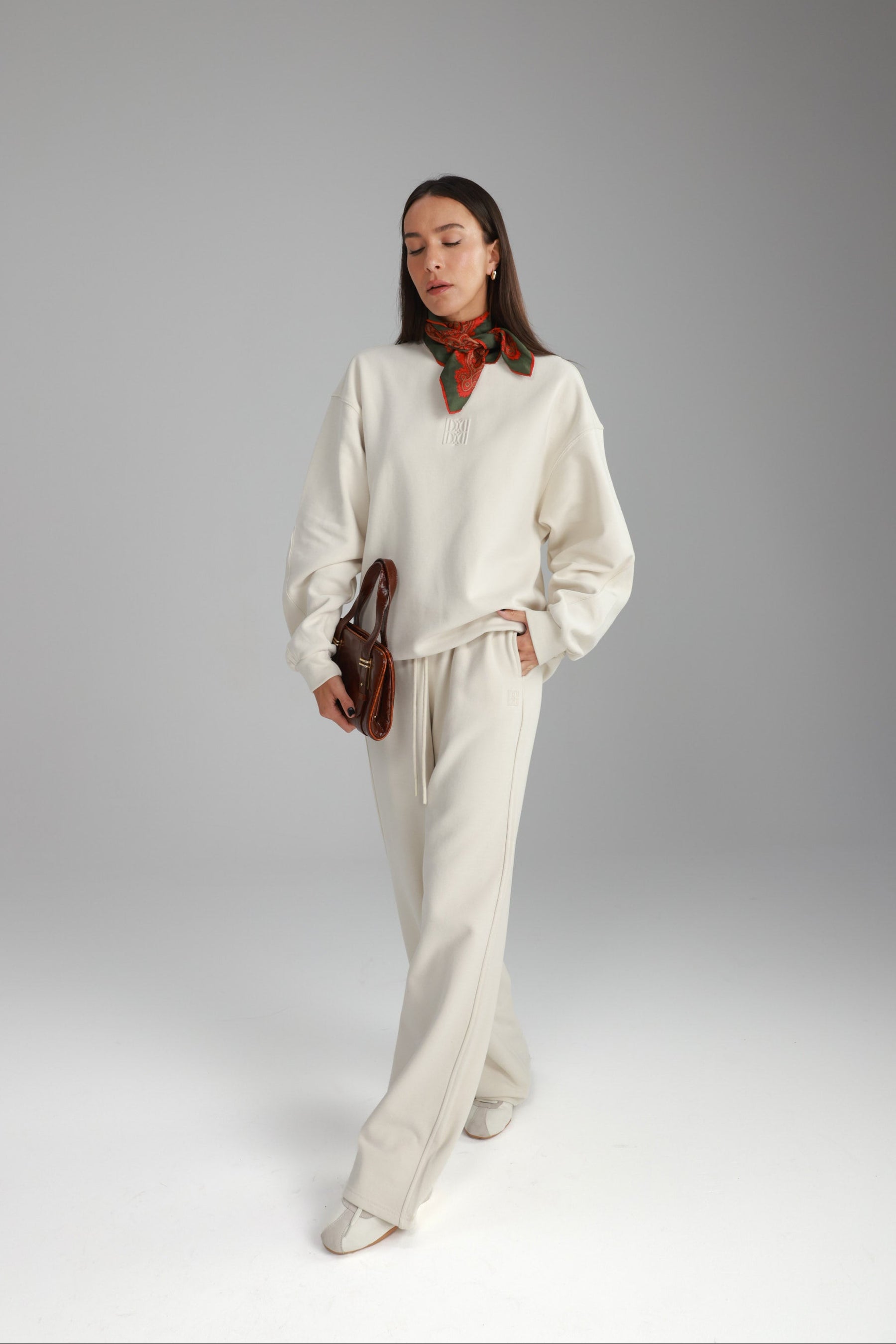 חליפת אדיסון שמנת