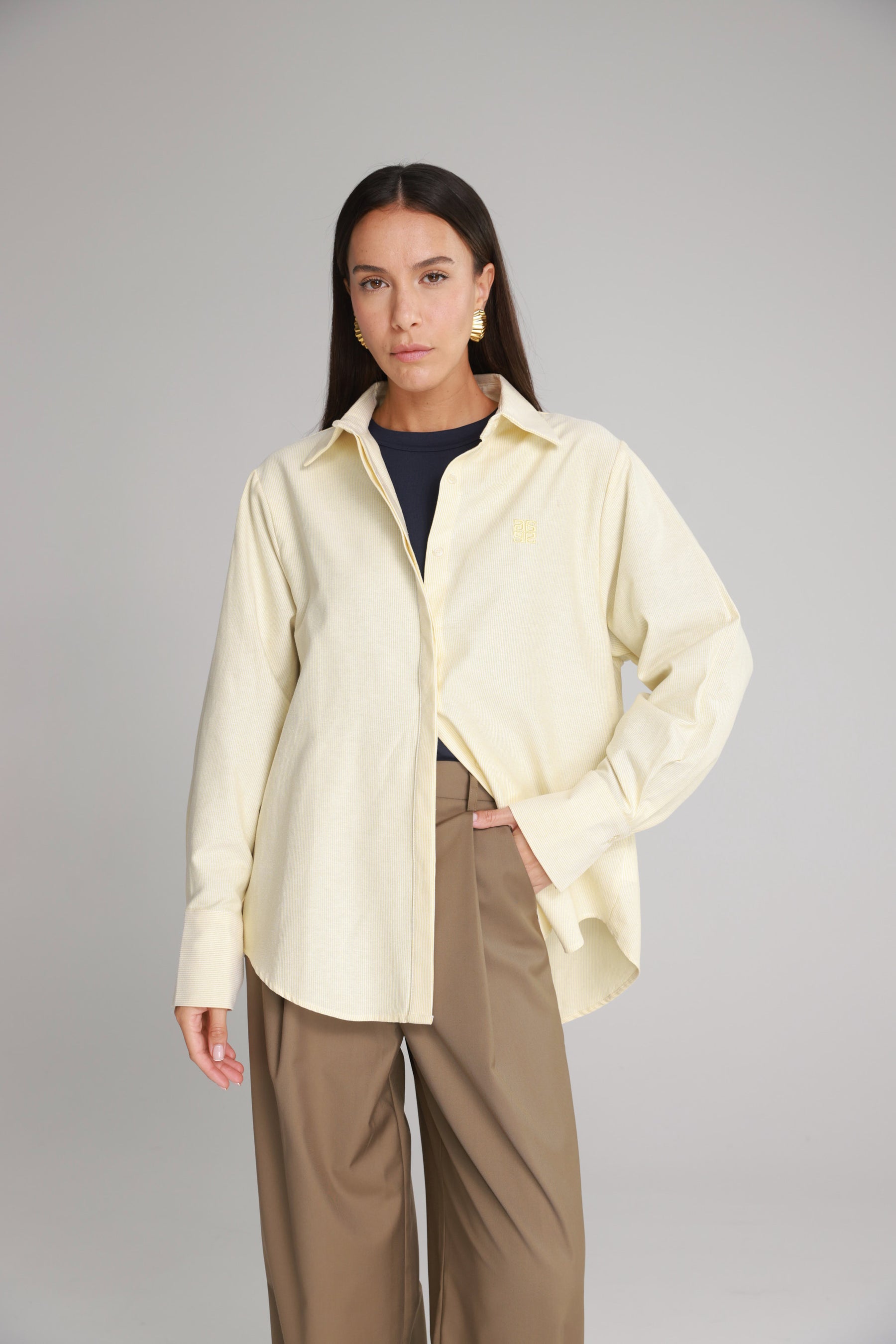 חולצת קיילי מכופתרת צהובה