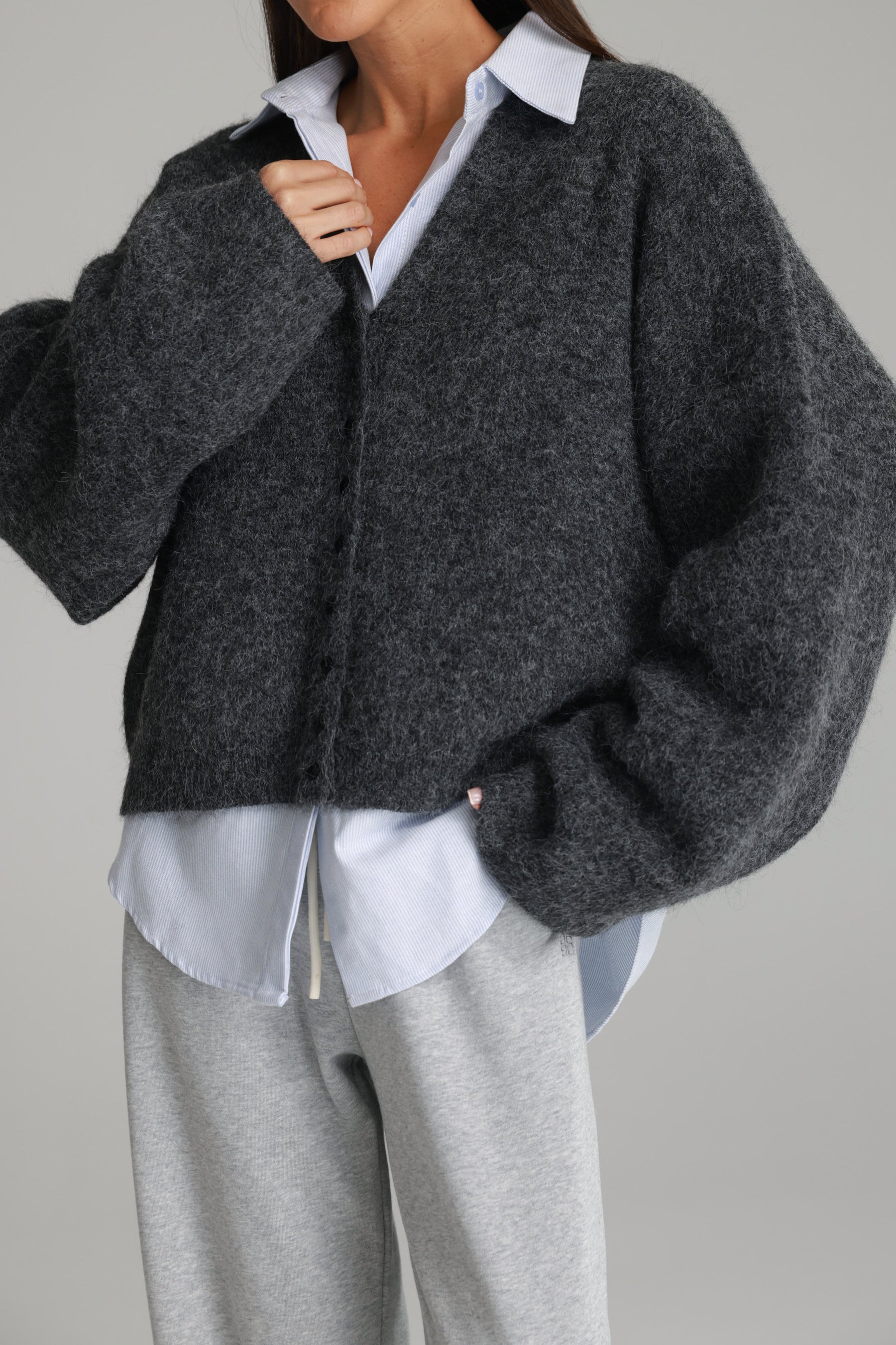 סוודר שרלוט אפור כהה