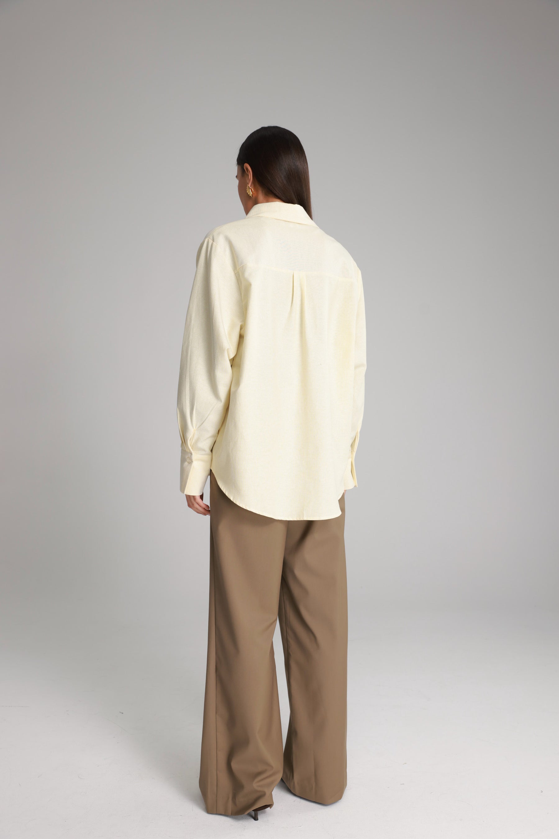 חולצת קיילי מכופתרת צהובה