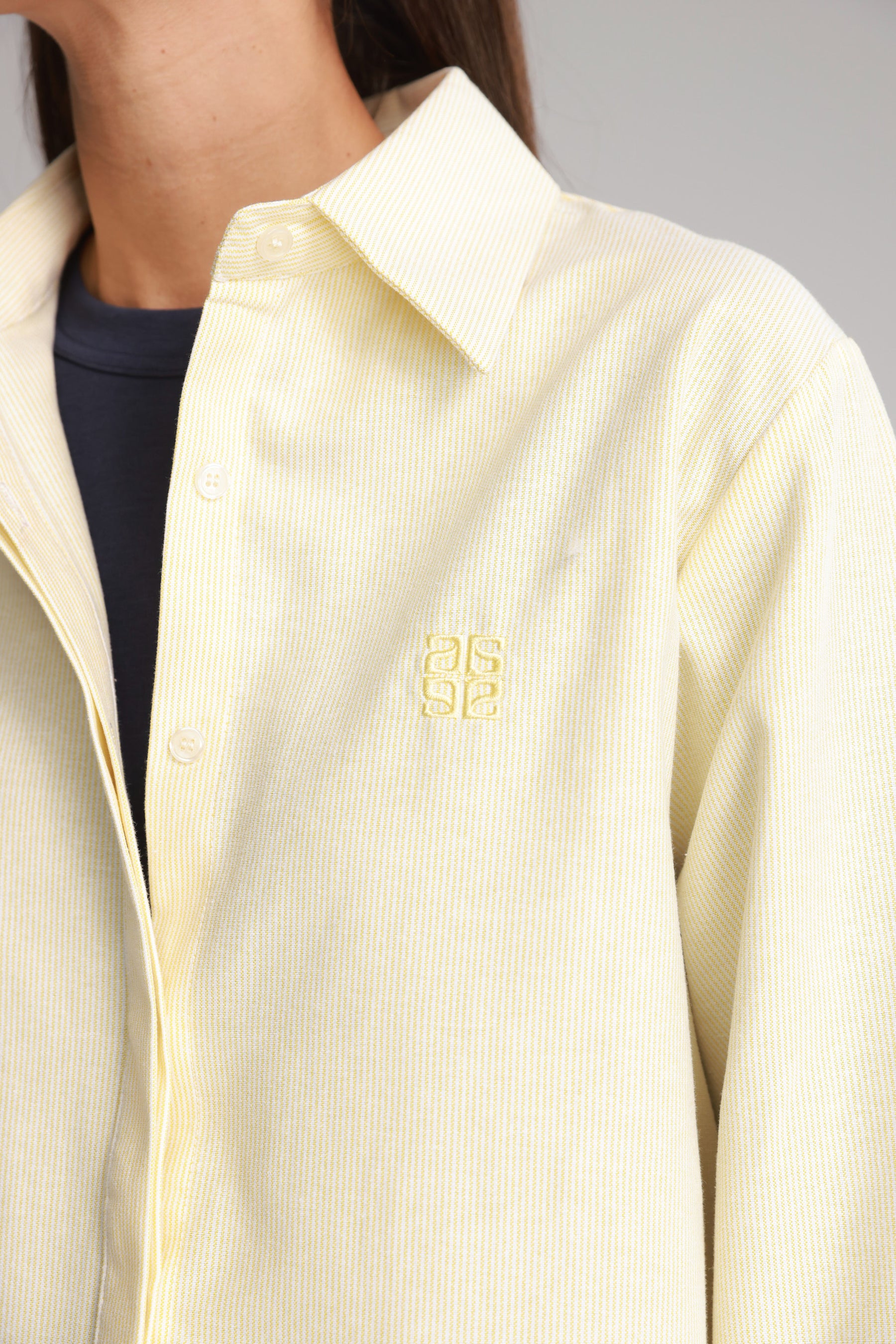 חולצת קיילי מכופתרת צהובה