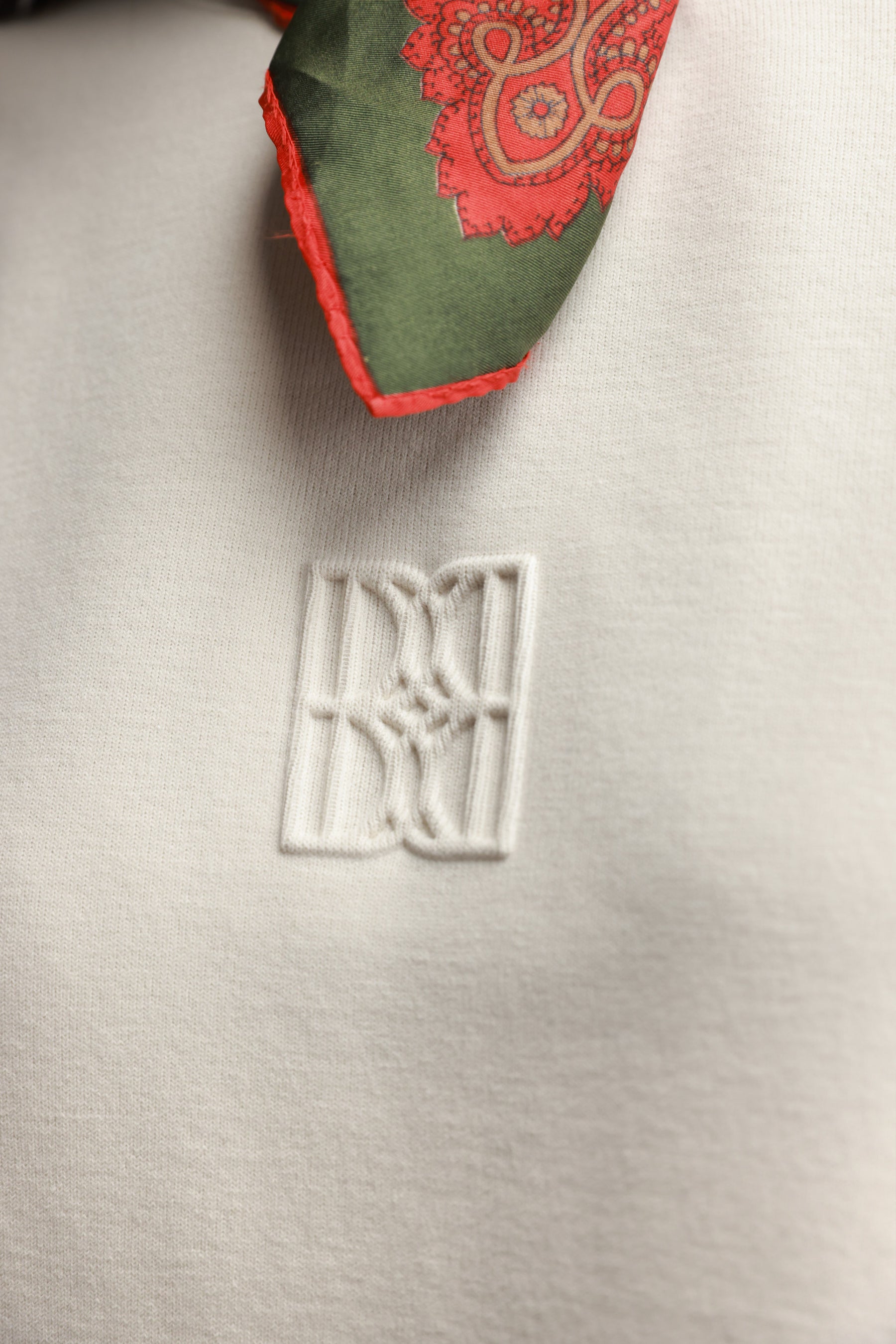 חליפת אדיסון שמנת