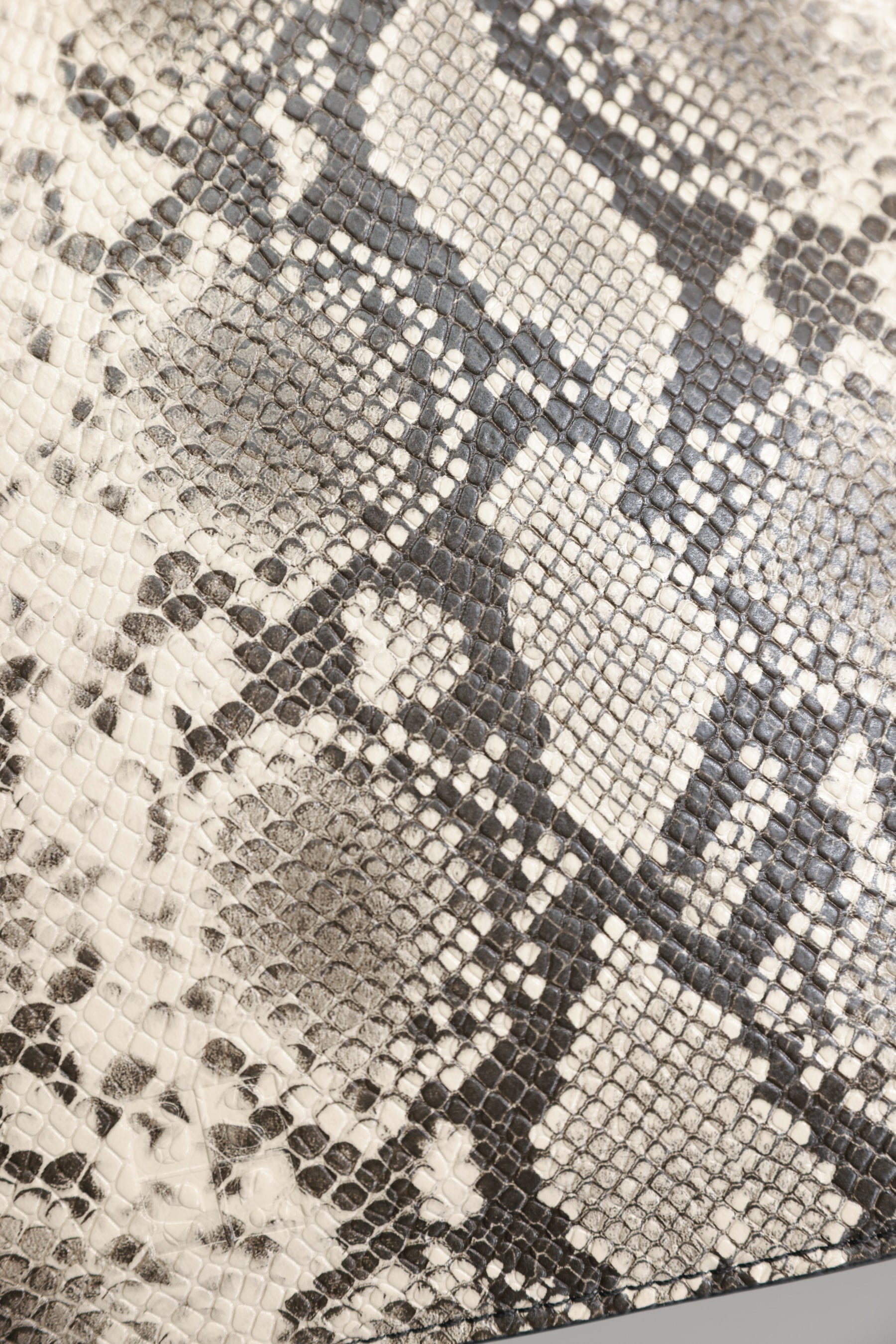 תיק אוליבר מנוחש קטן