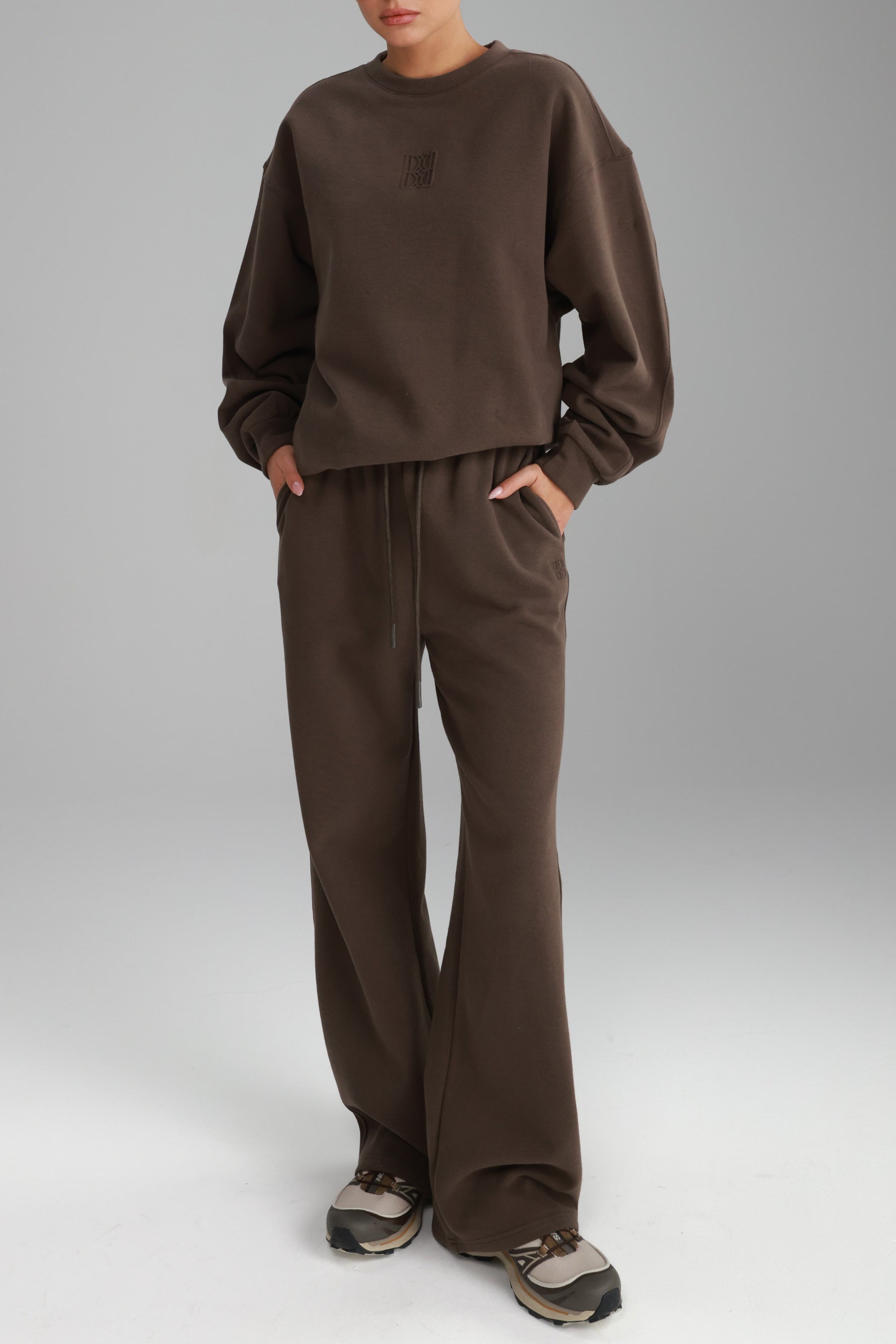 חליפת אדיסון חומה