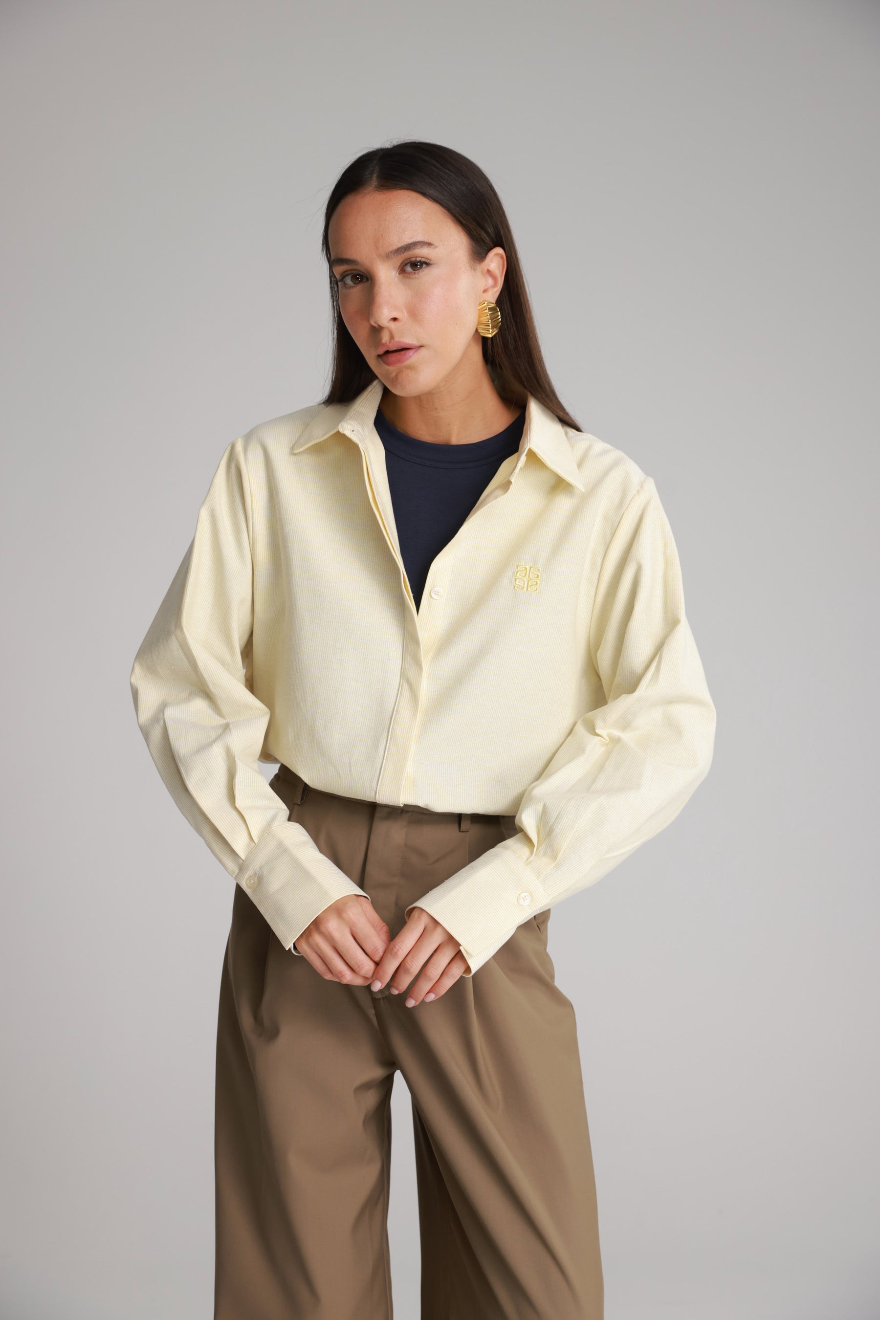 חולצת קיילי מכופתרת צהובה