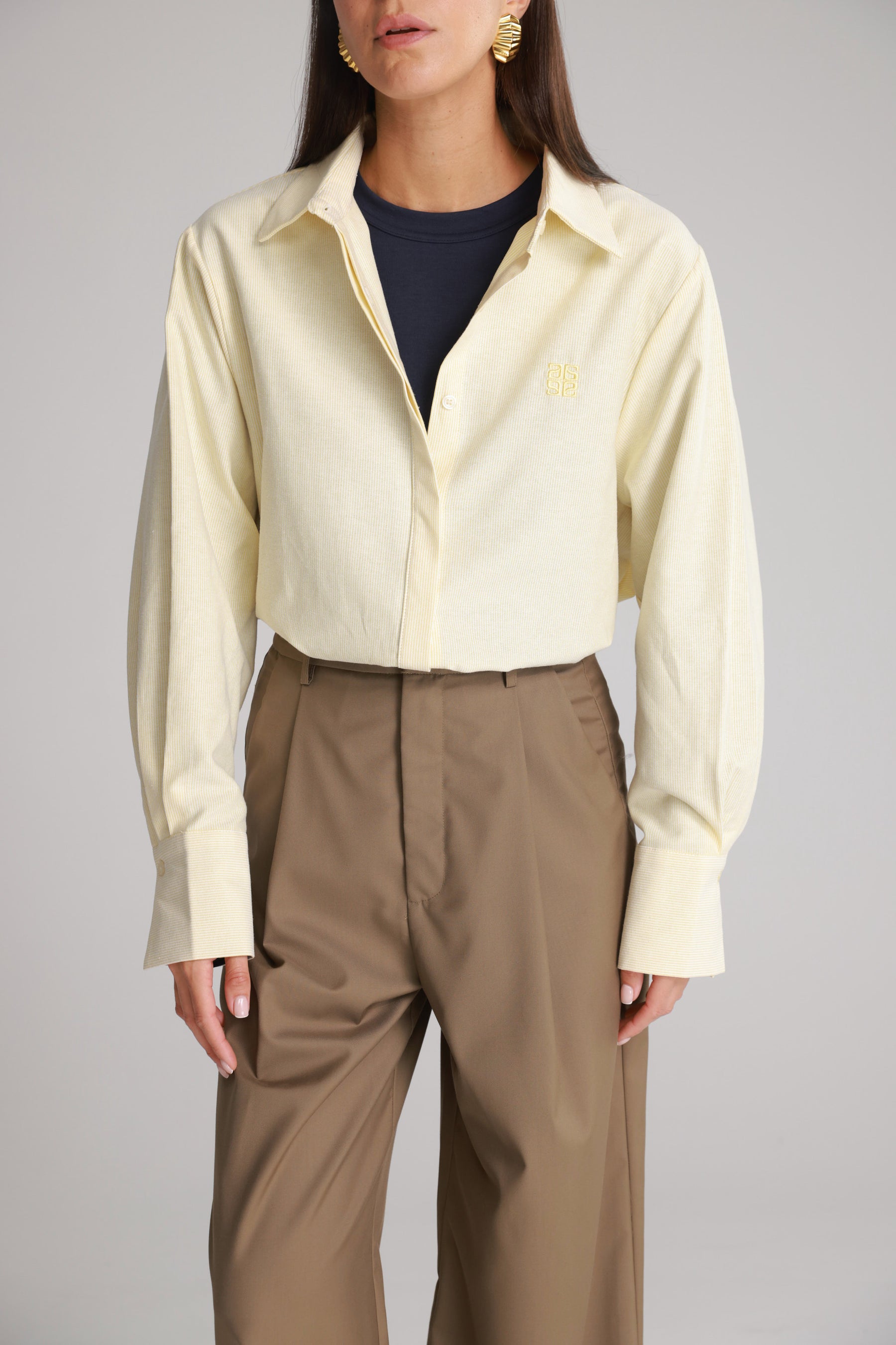 חולצת קיילי מכופתרת צהובה