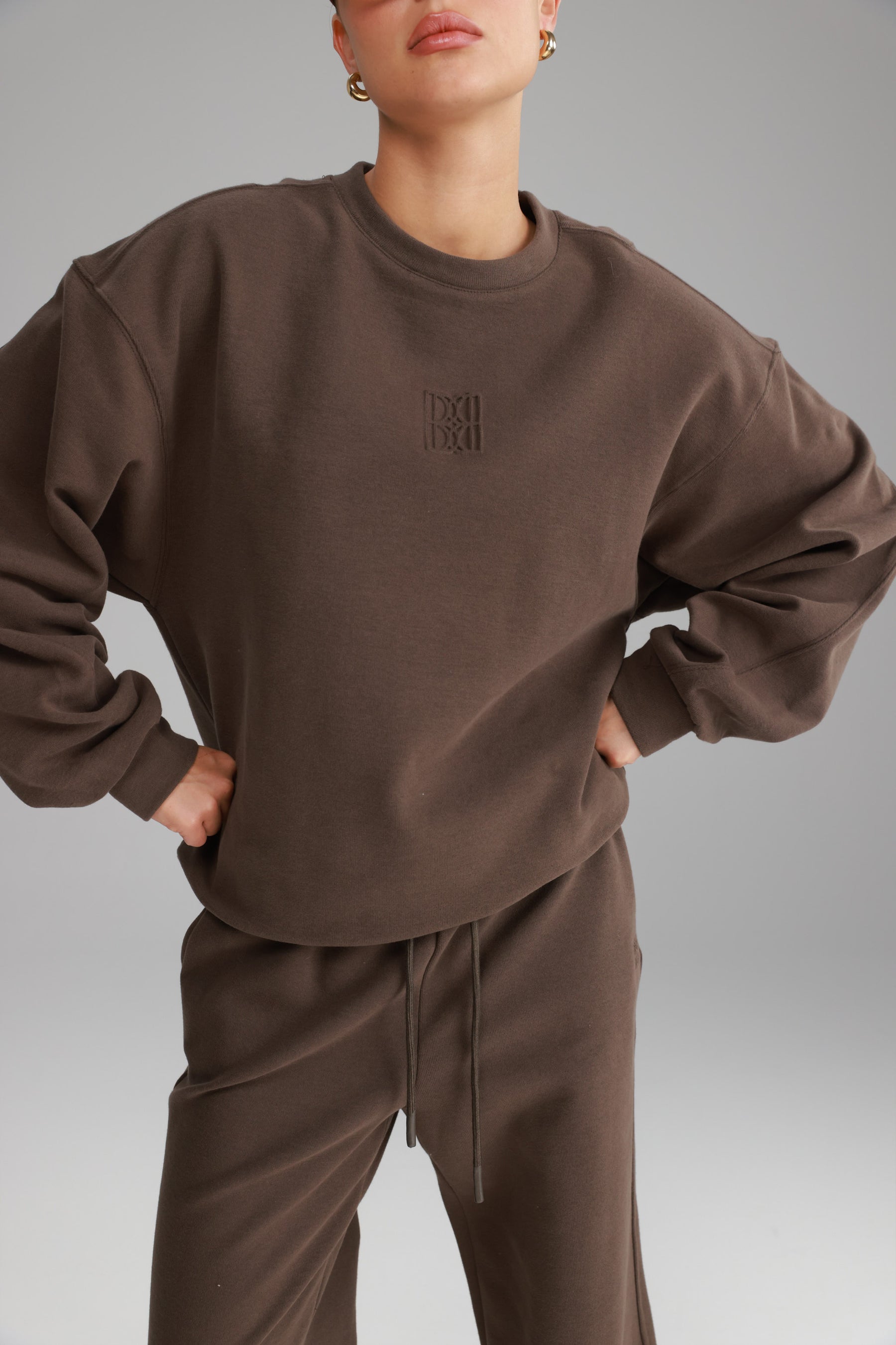 חליפת אדיסון חומה