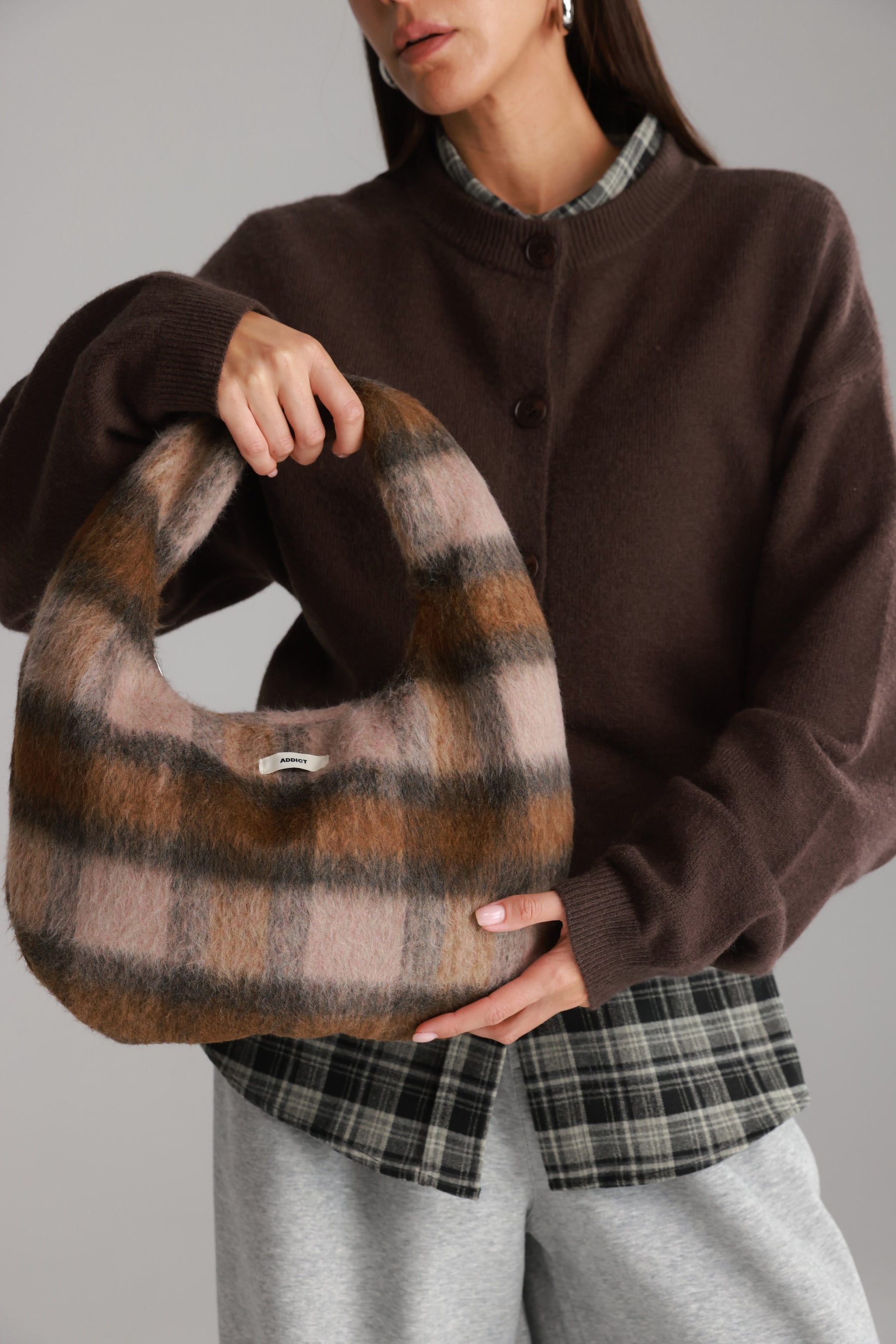 תיק איזבל משבצות חום