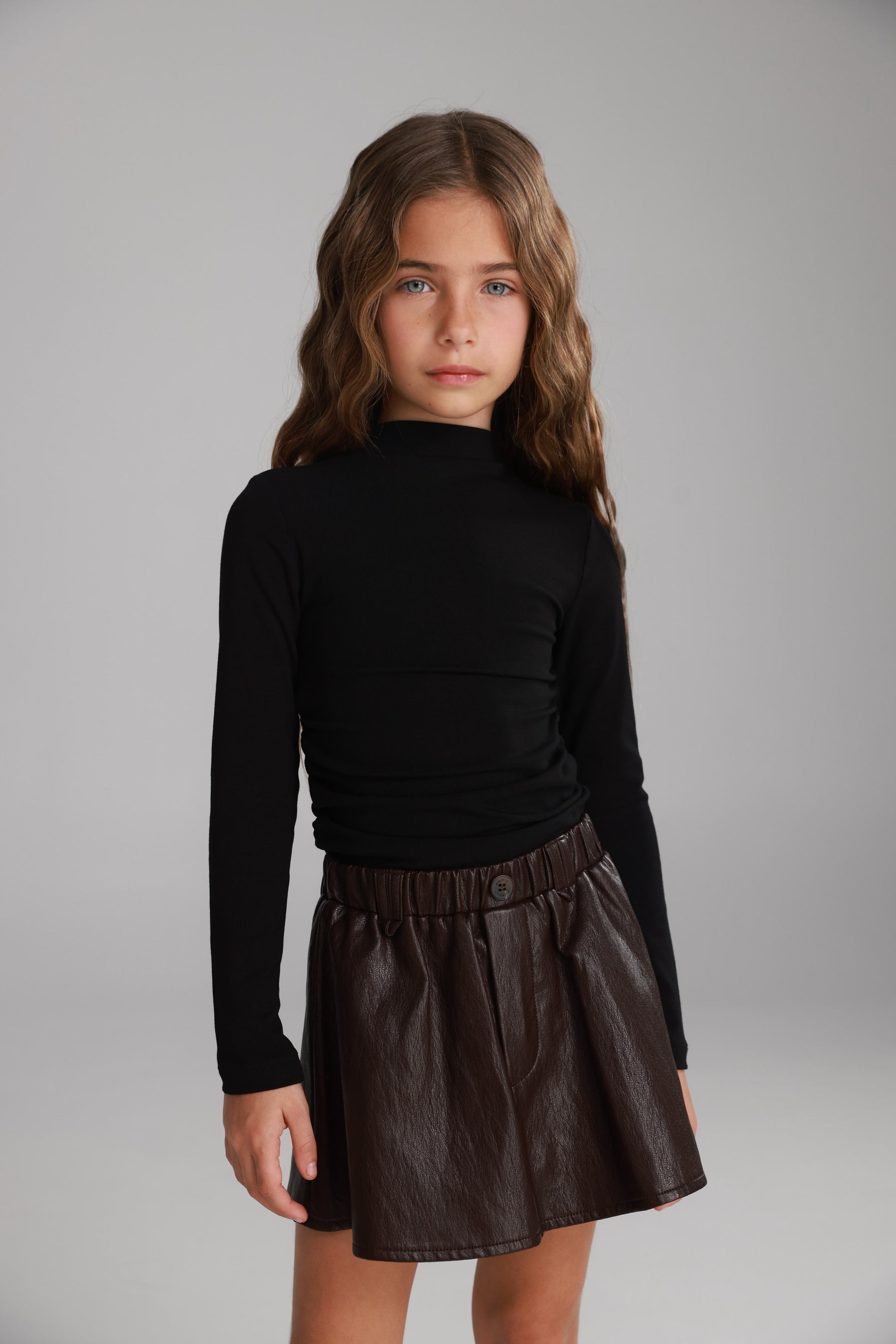 חולצת סטיק שחורה