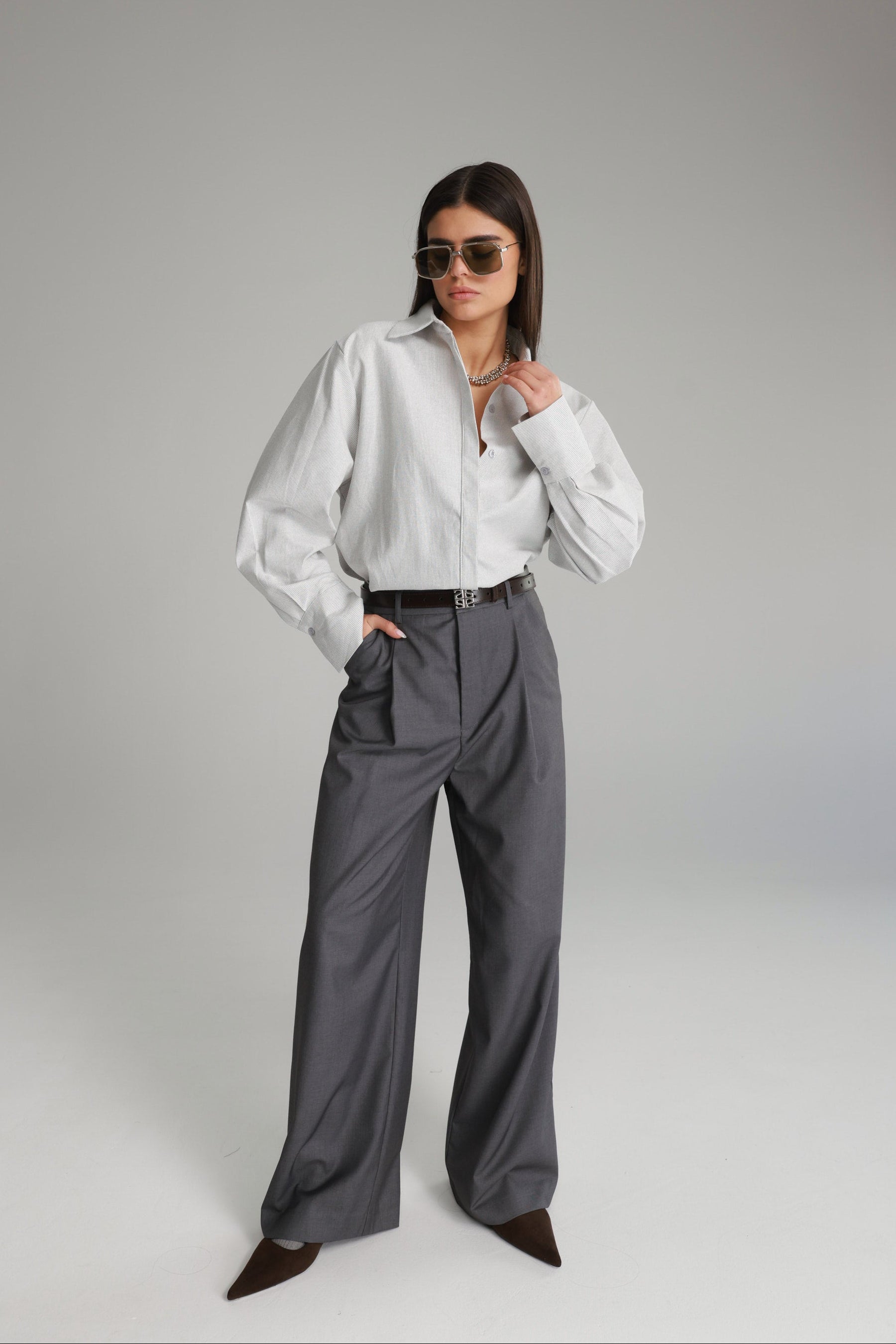 חולצת קיילי מכופתרת אפורה