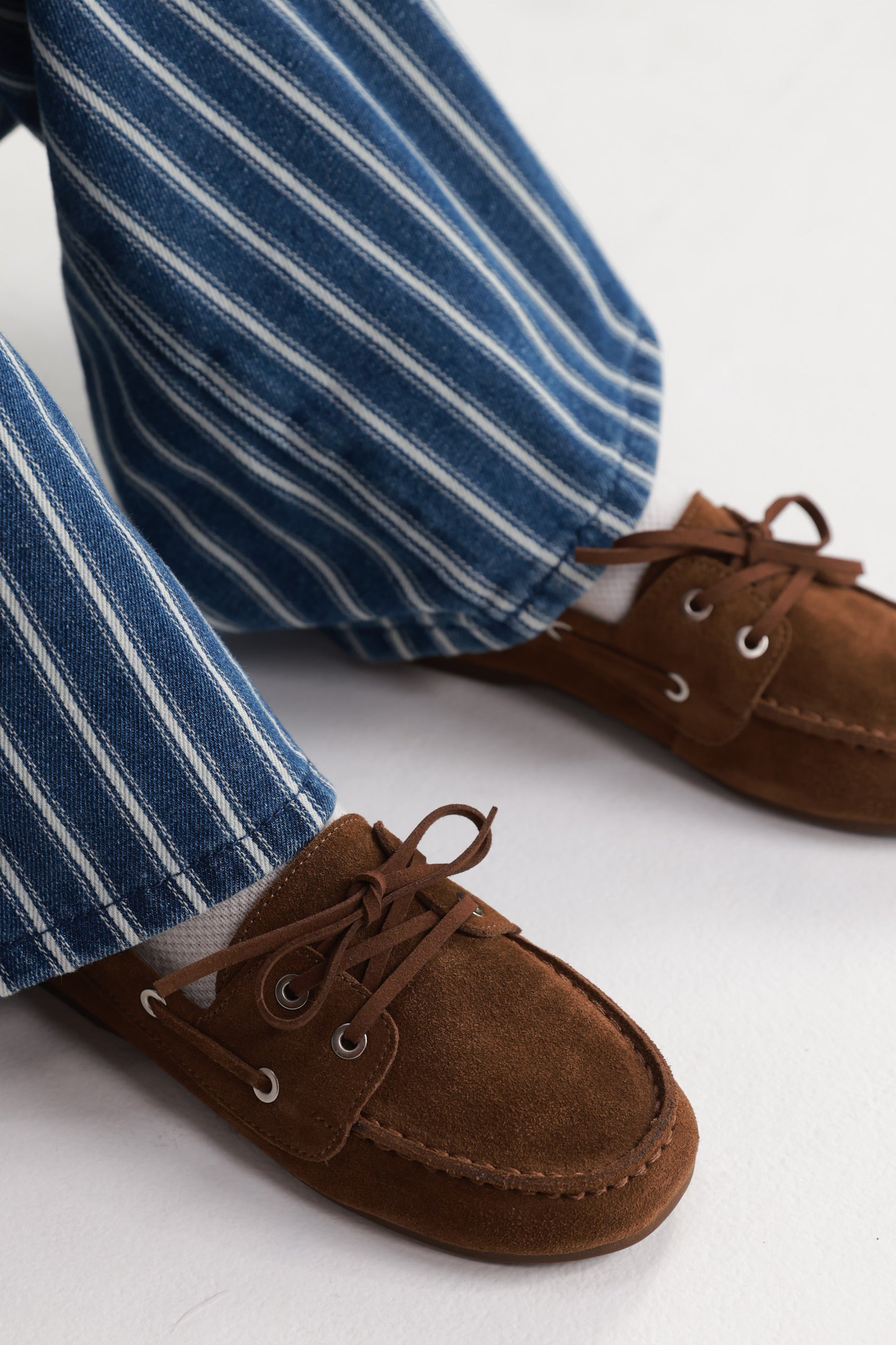 נעלי אשלי חומות