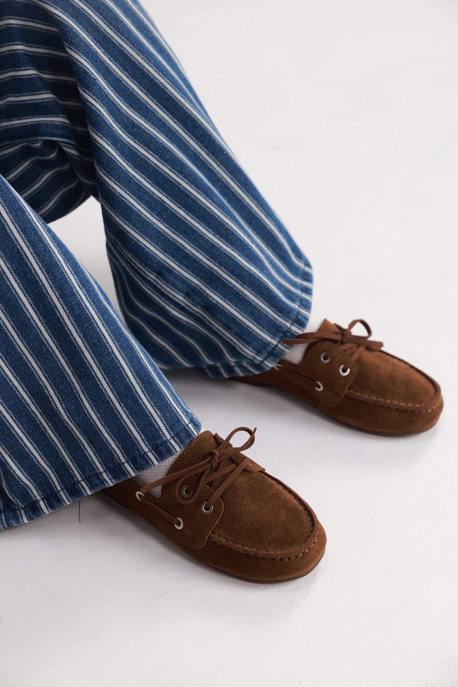 נעלי אשלי חומות