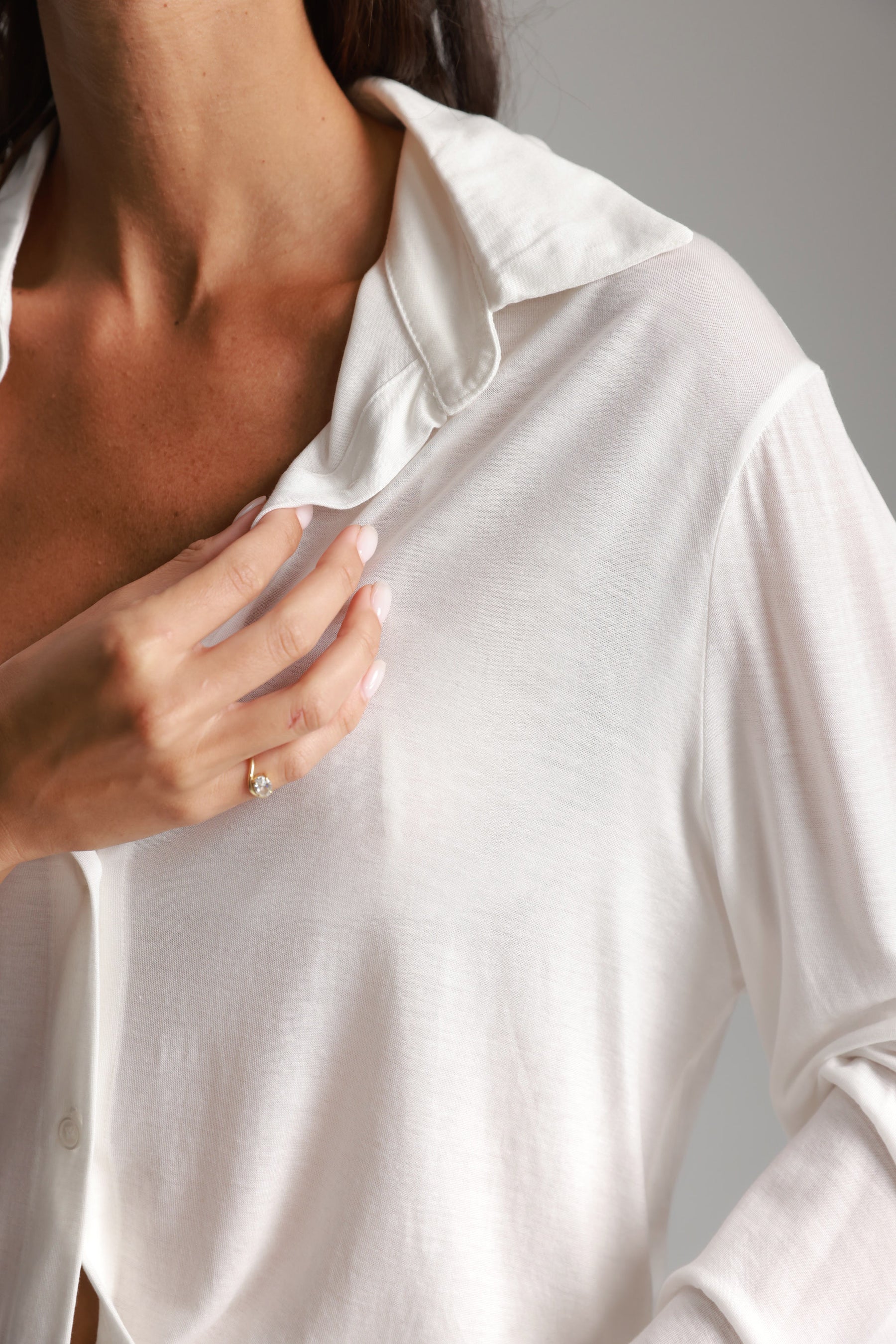 חולצת ליבי מכופתרת לבנה