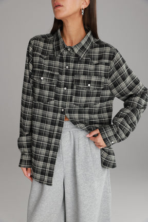 חולצת ריינה מכופתרת שחורה