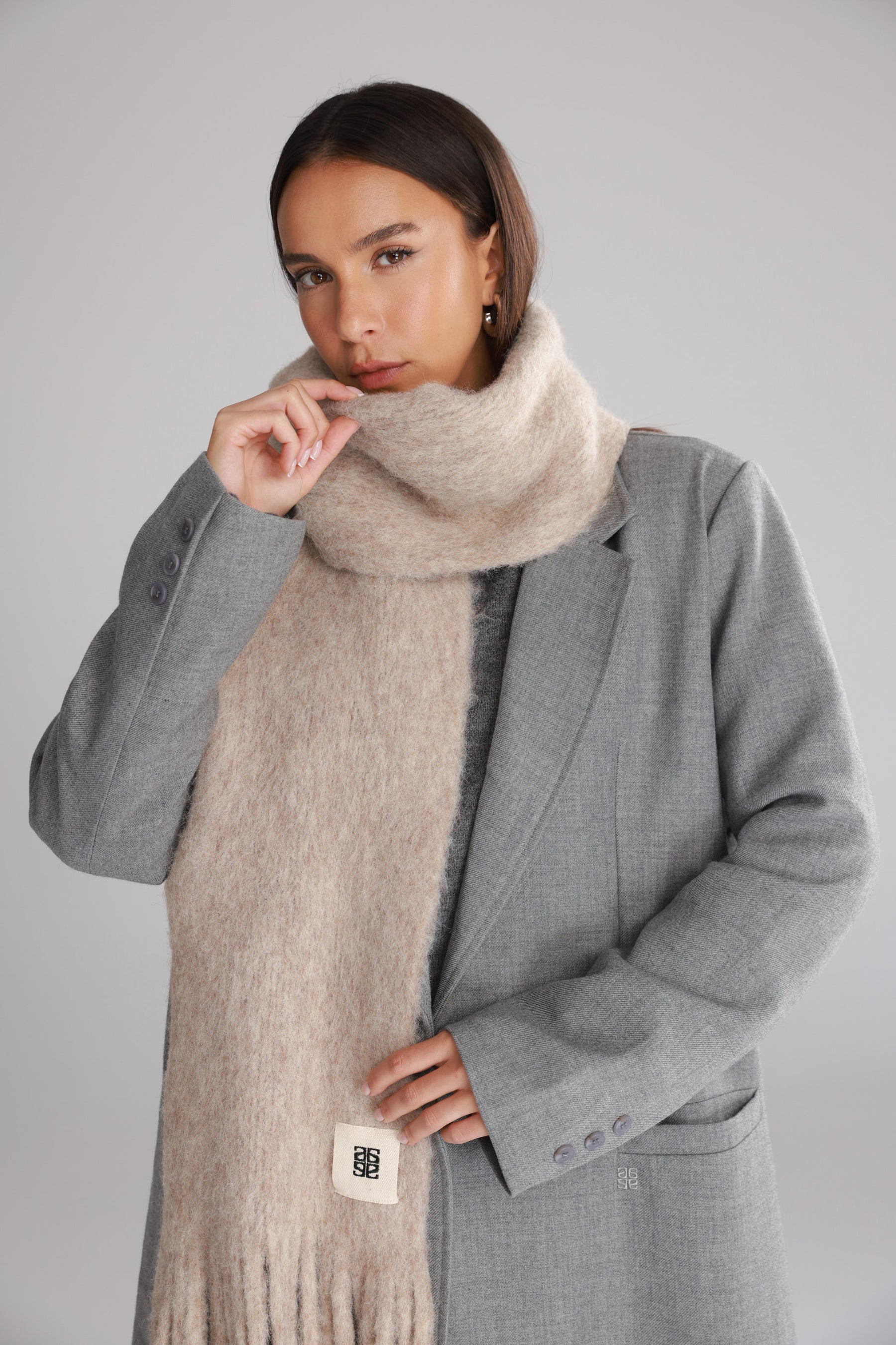 צעיף ננסי בז'