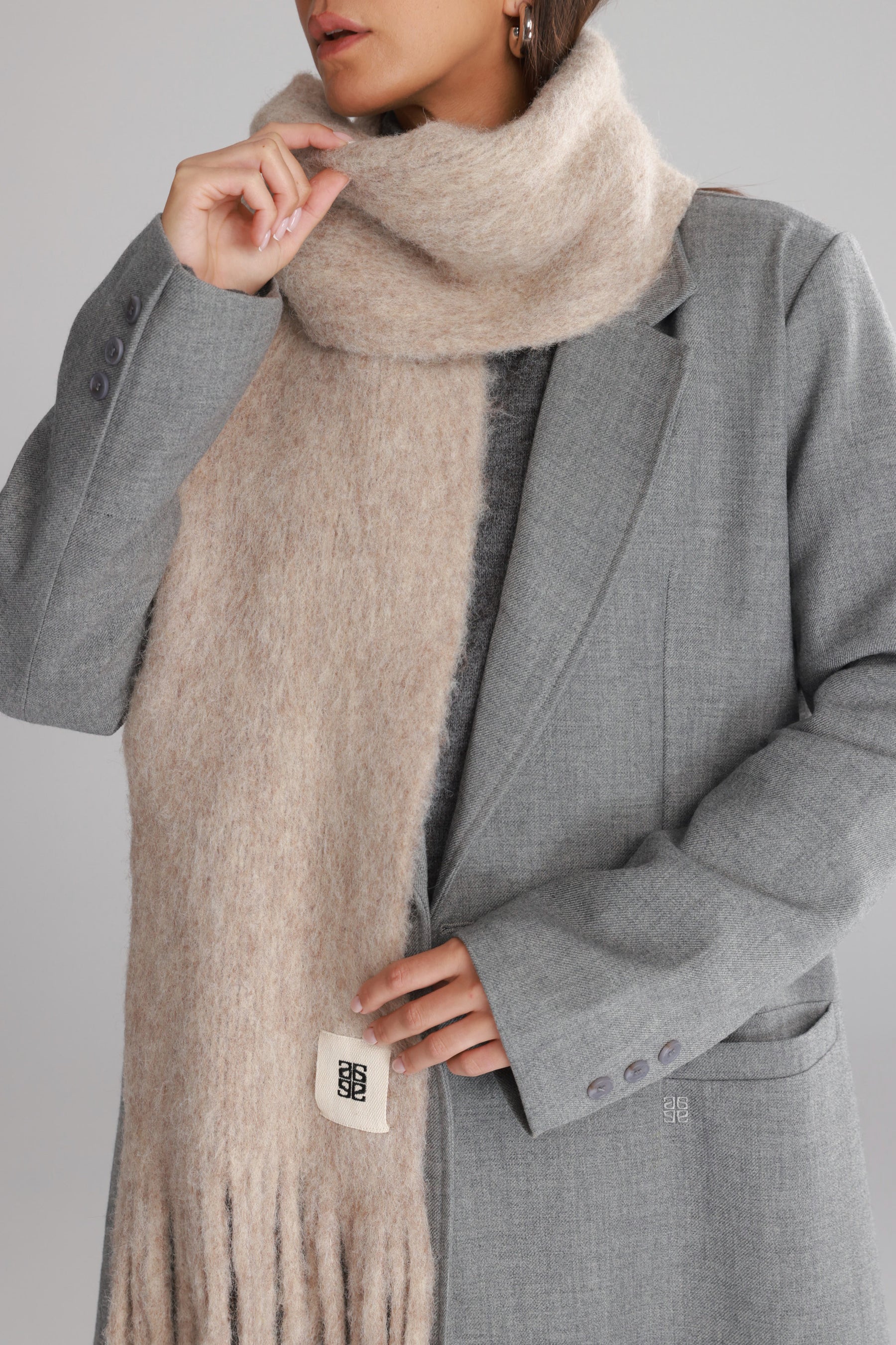 צעיף ננסי בז'