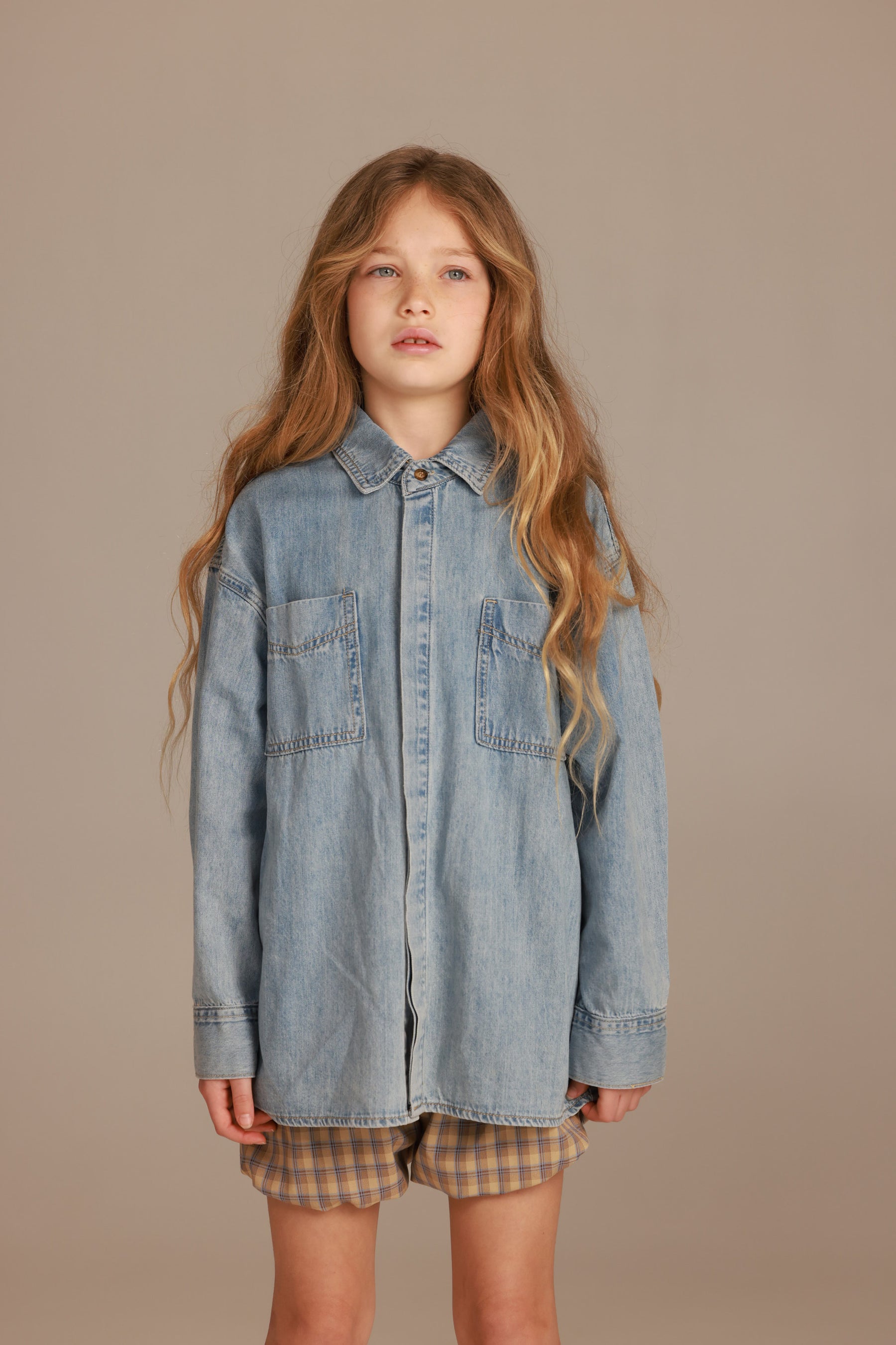 חולצת רבל מכופתרת ג'ינס כחול בהיר