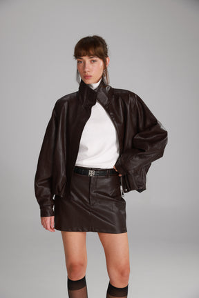 חולצת דיילי לבנה