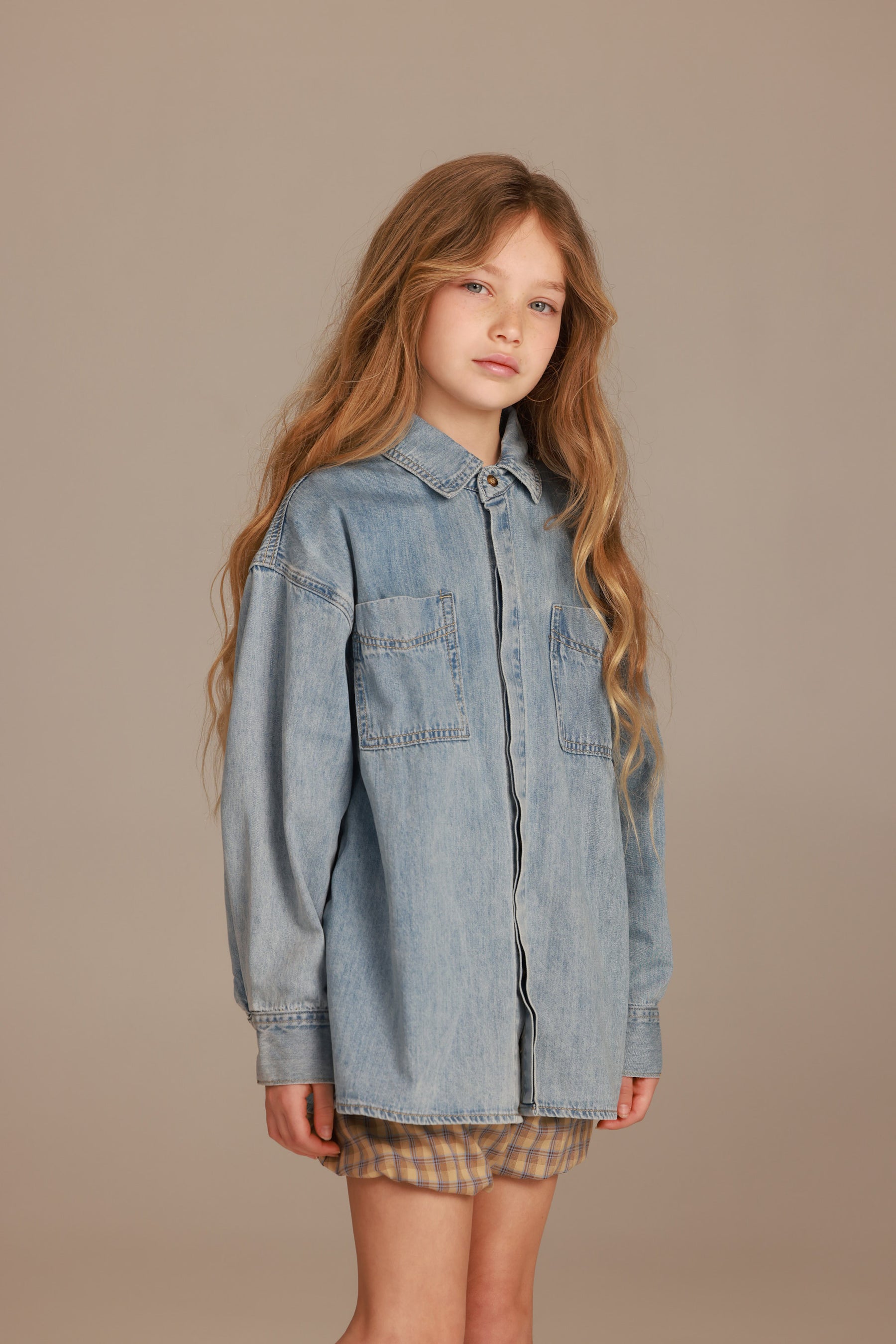 חולצת רבל מכופתרת ג'ינס כחול בהיר