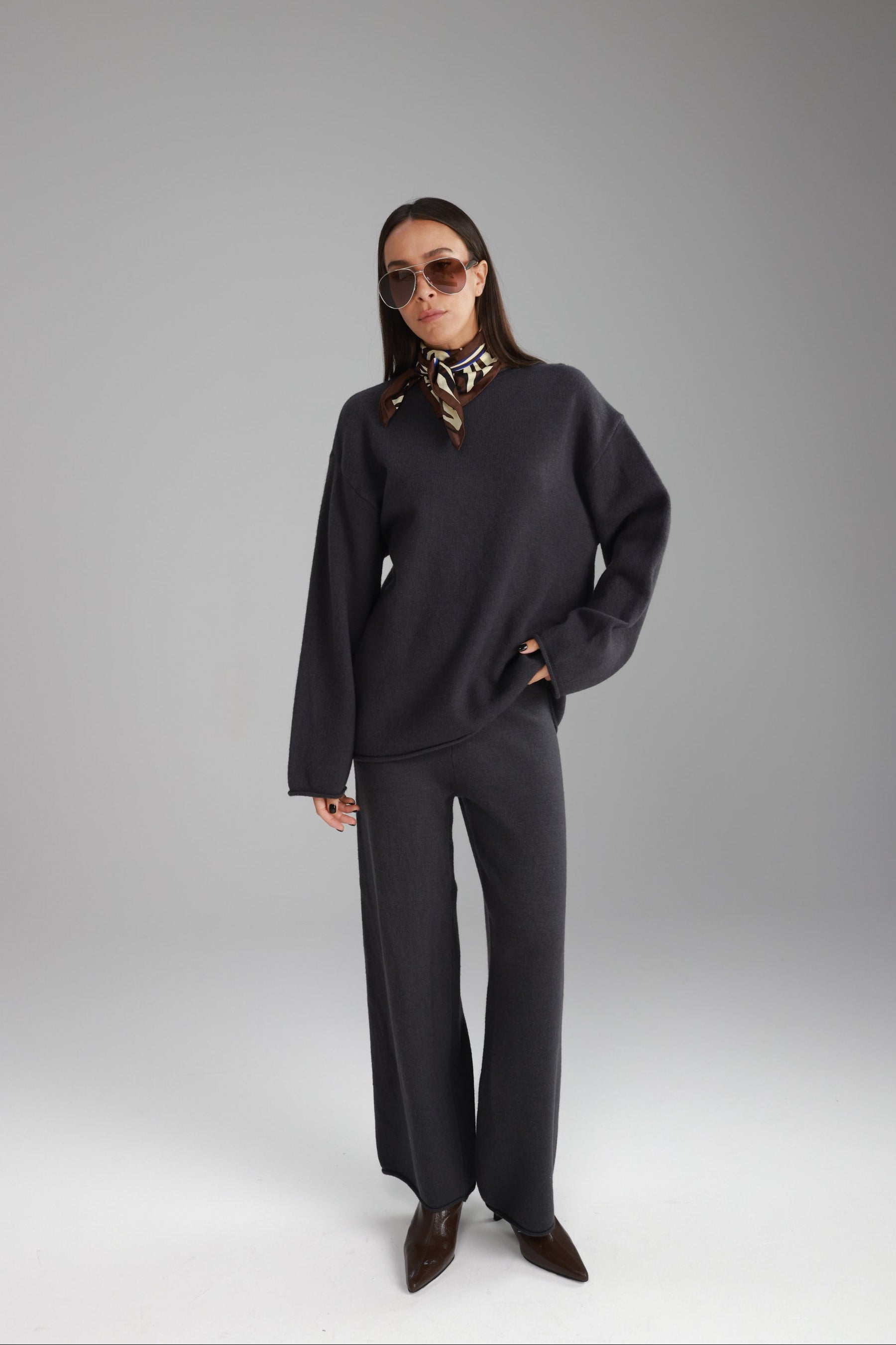 חליפת סריג מיגל אפור כהה