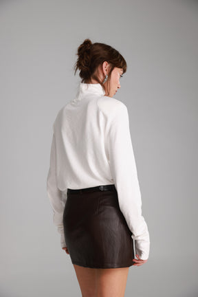 חולצת דיילי לבנה