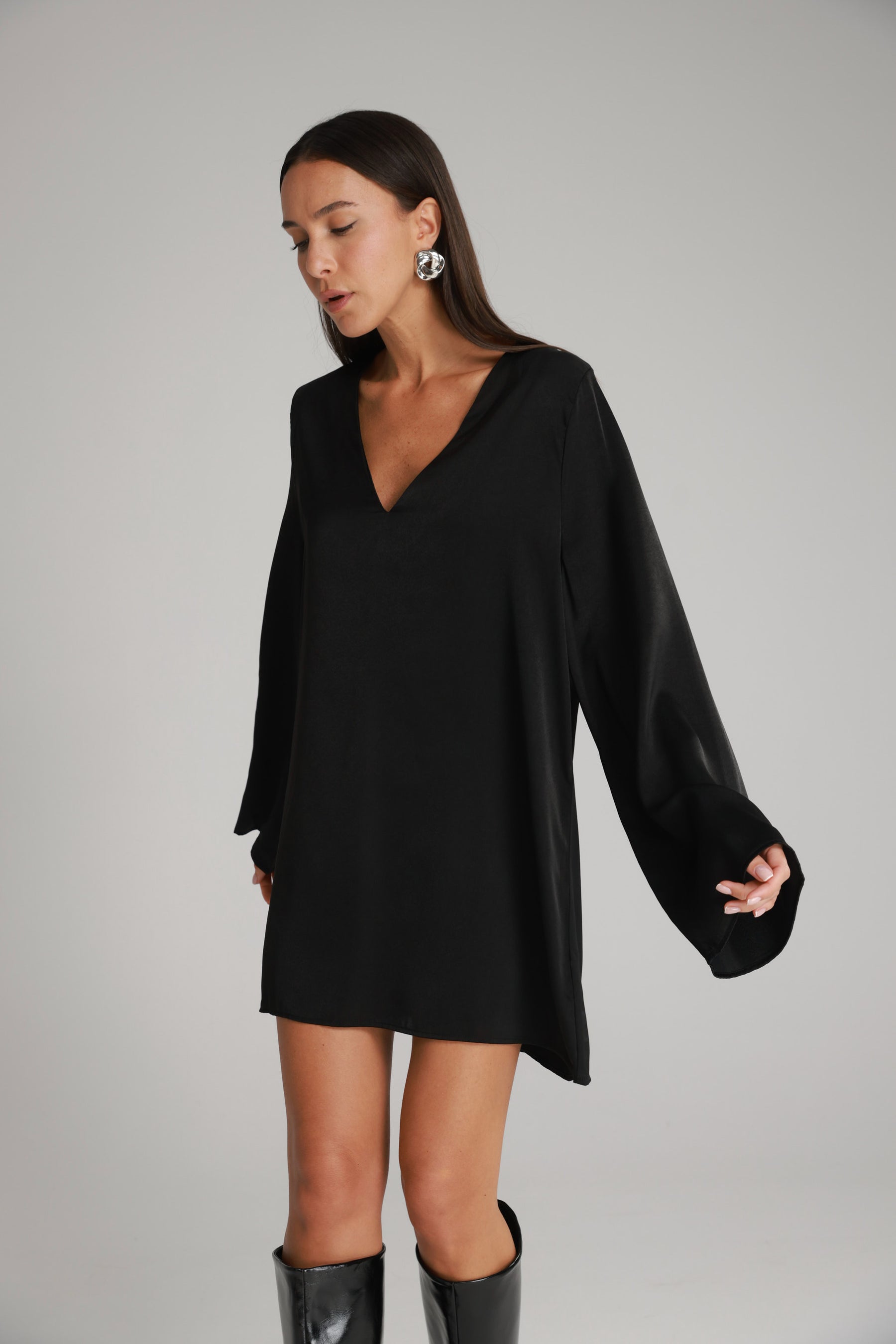 שמלת אניה שחורה