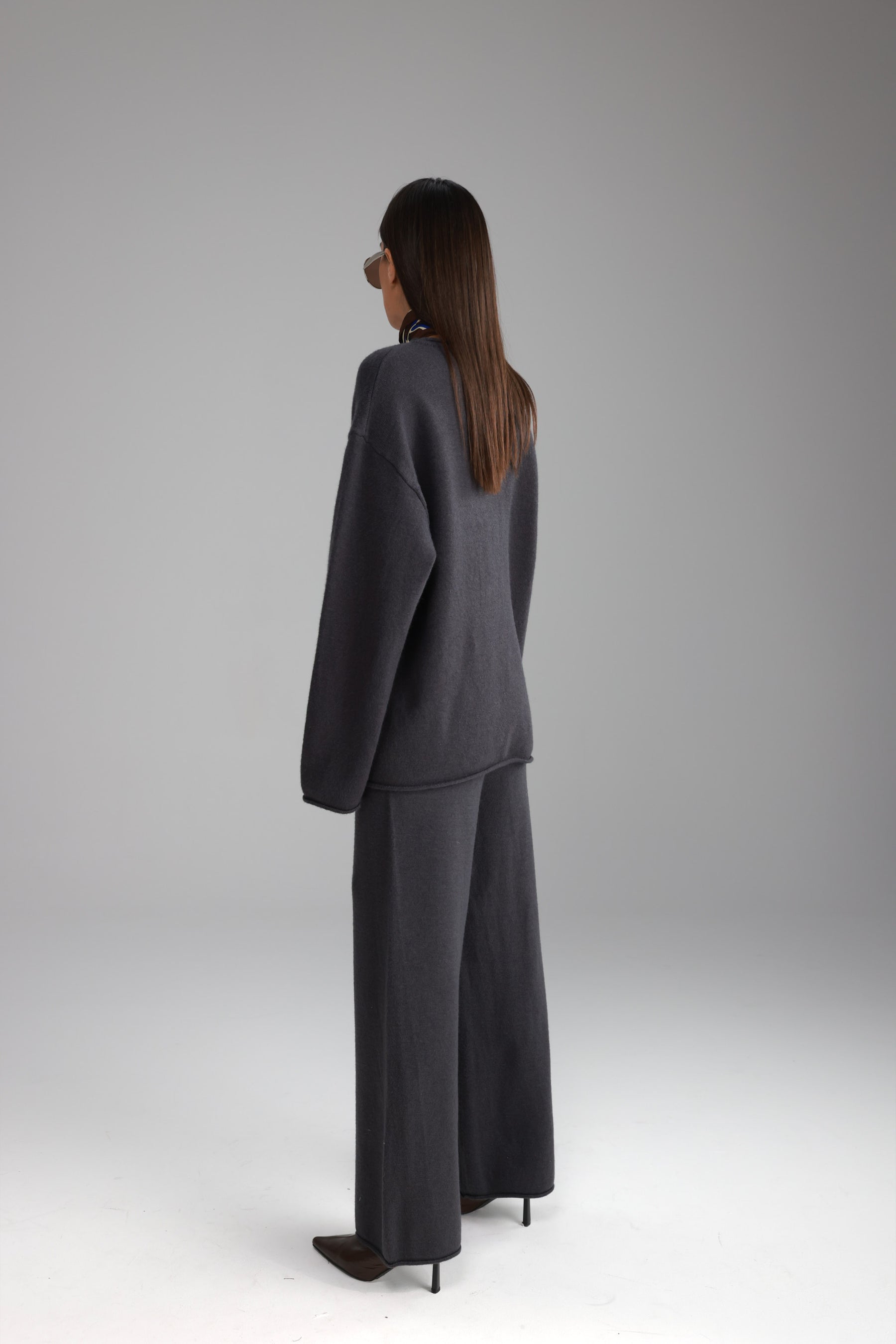 חליפת סריג מיגל אפור כהה