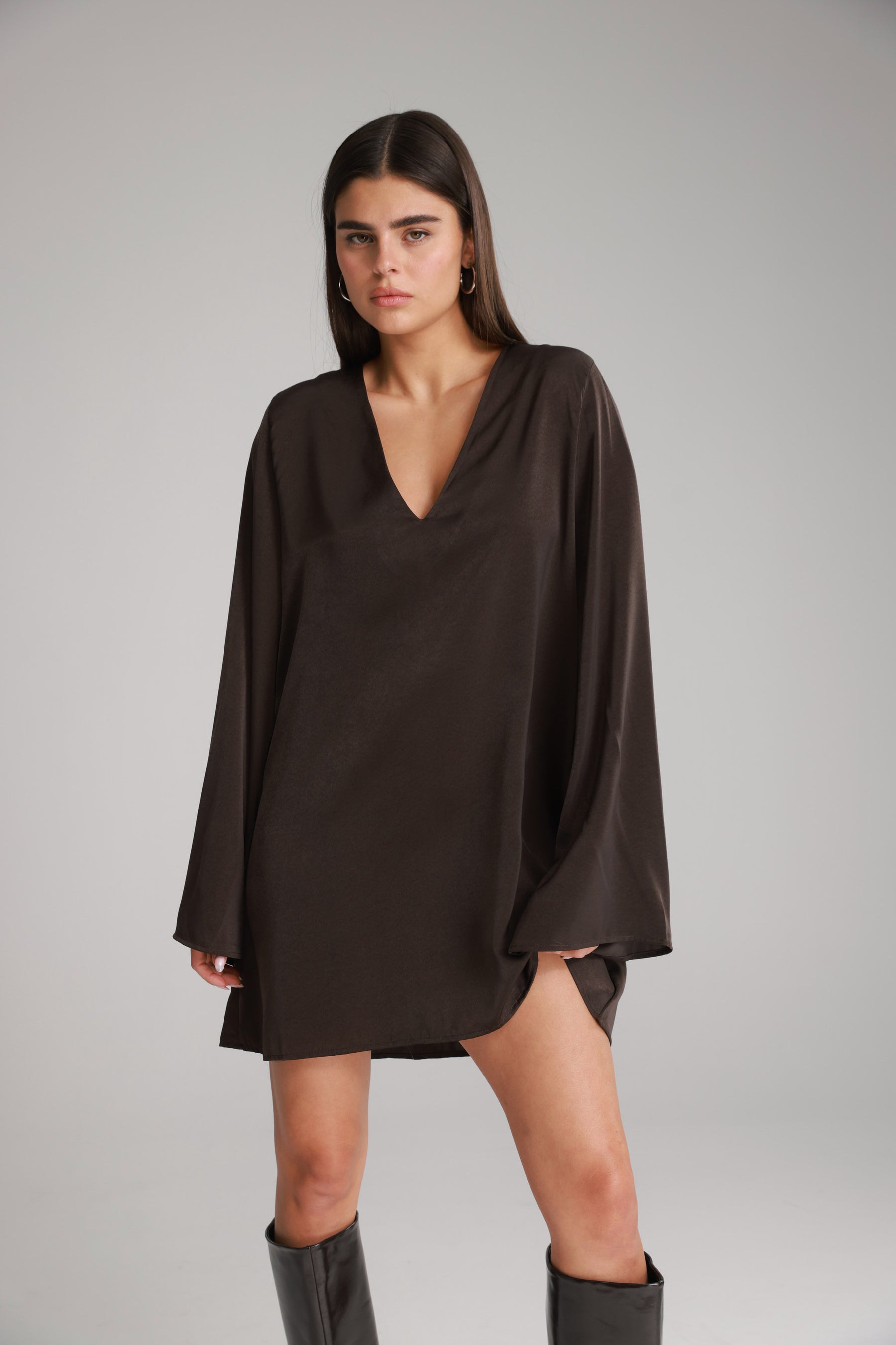 שמלת אניה חום כהה