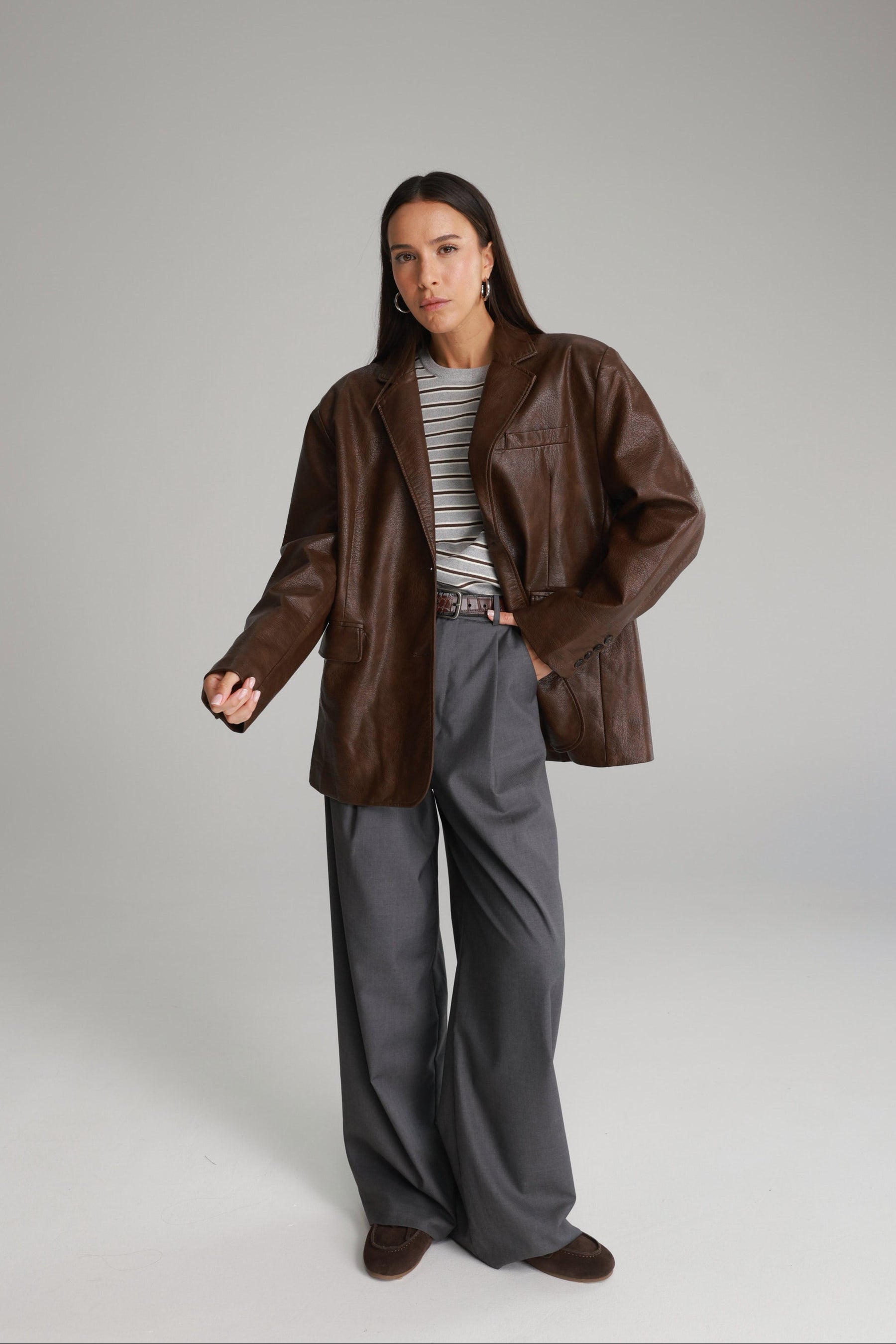 בלייזר מיילו דמוי עור חום כהה