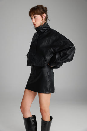 חצאית מיני ג'וליה דמוי עור שחורה