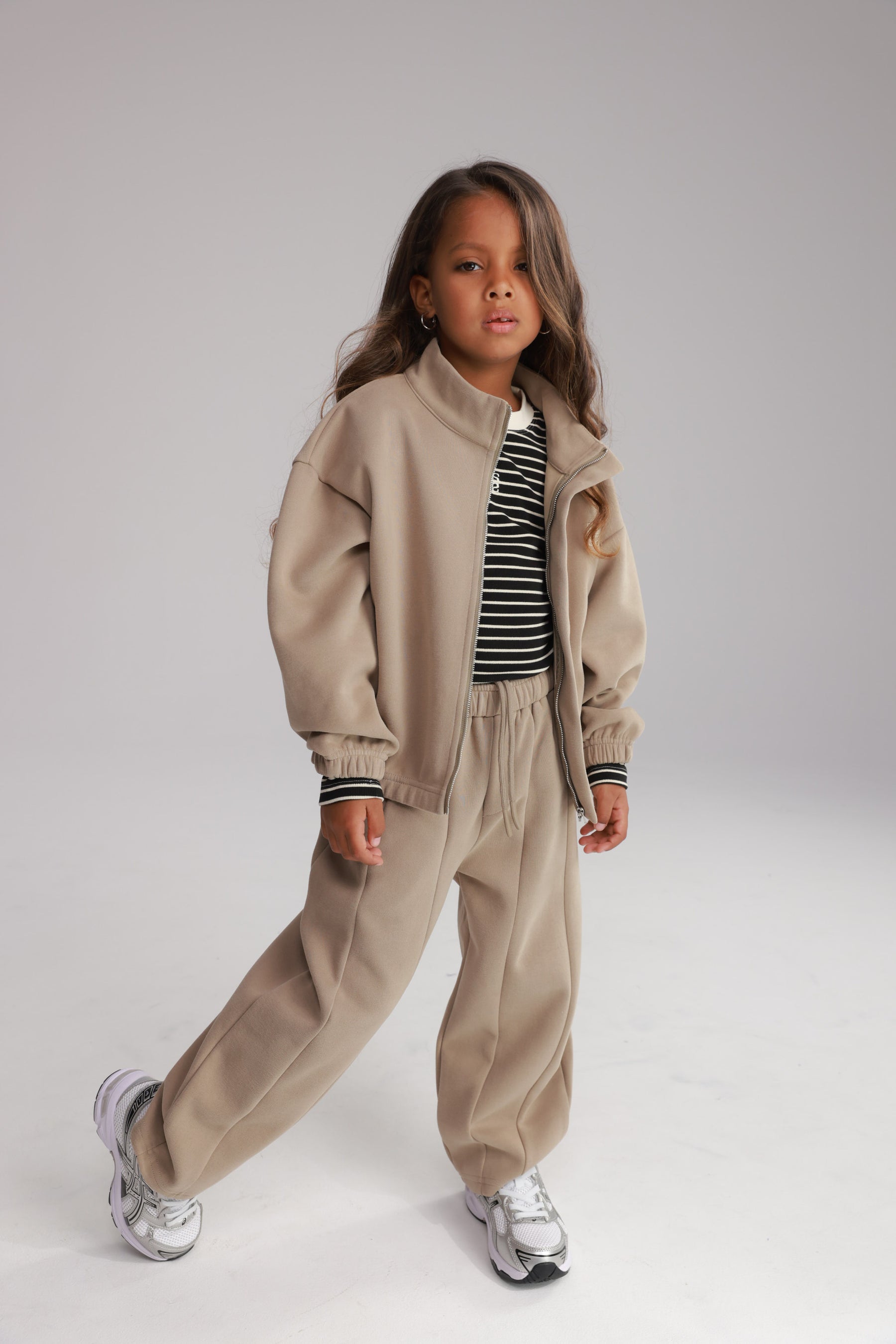 חליפת אינס חאקי