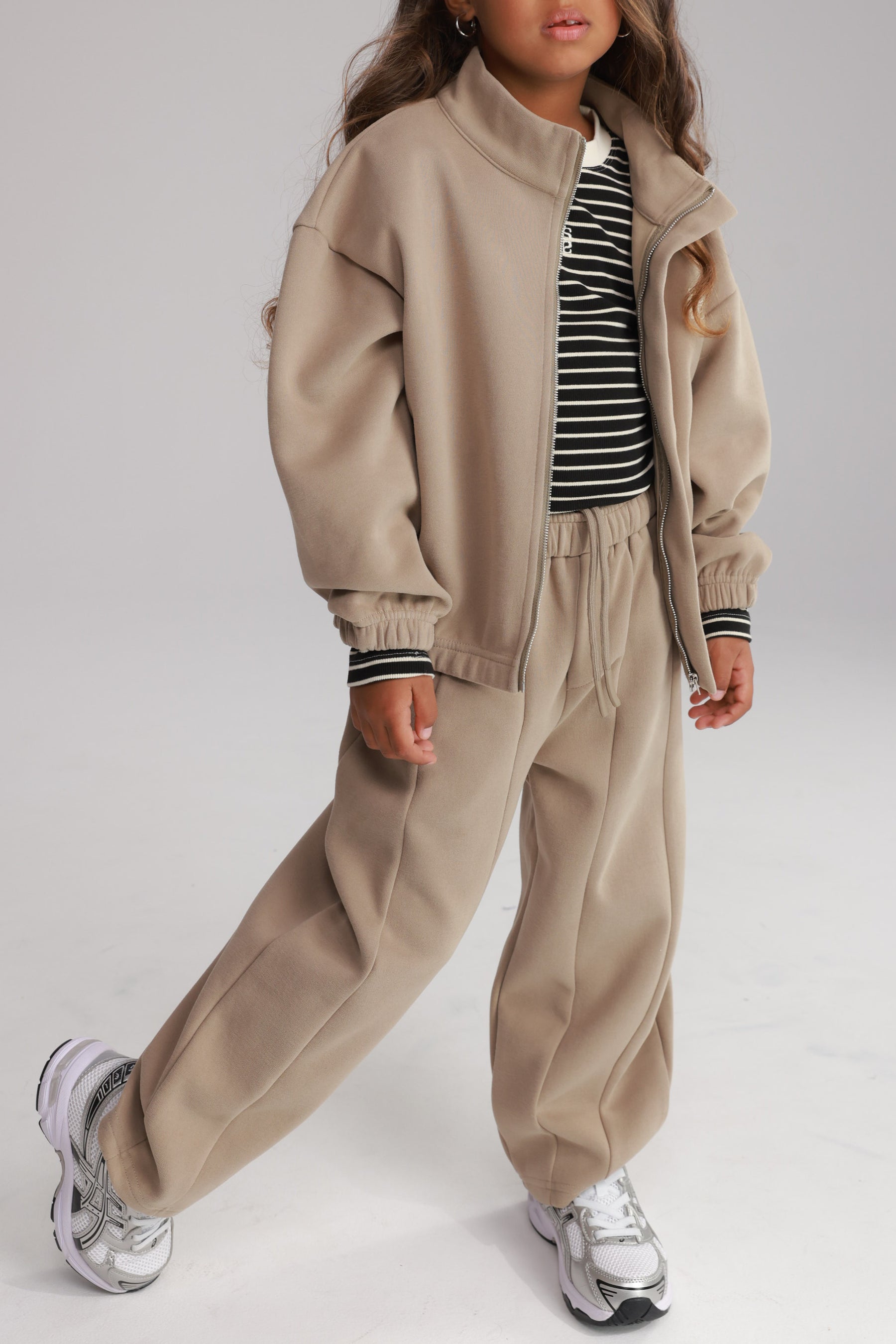 חליפת אינס חאקי