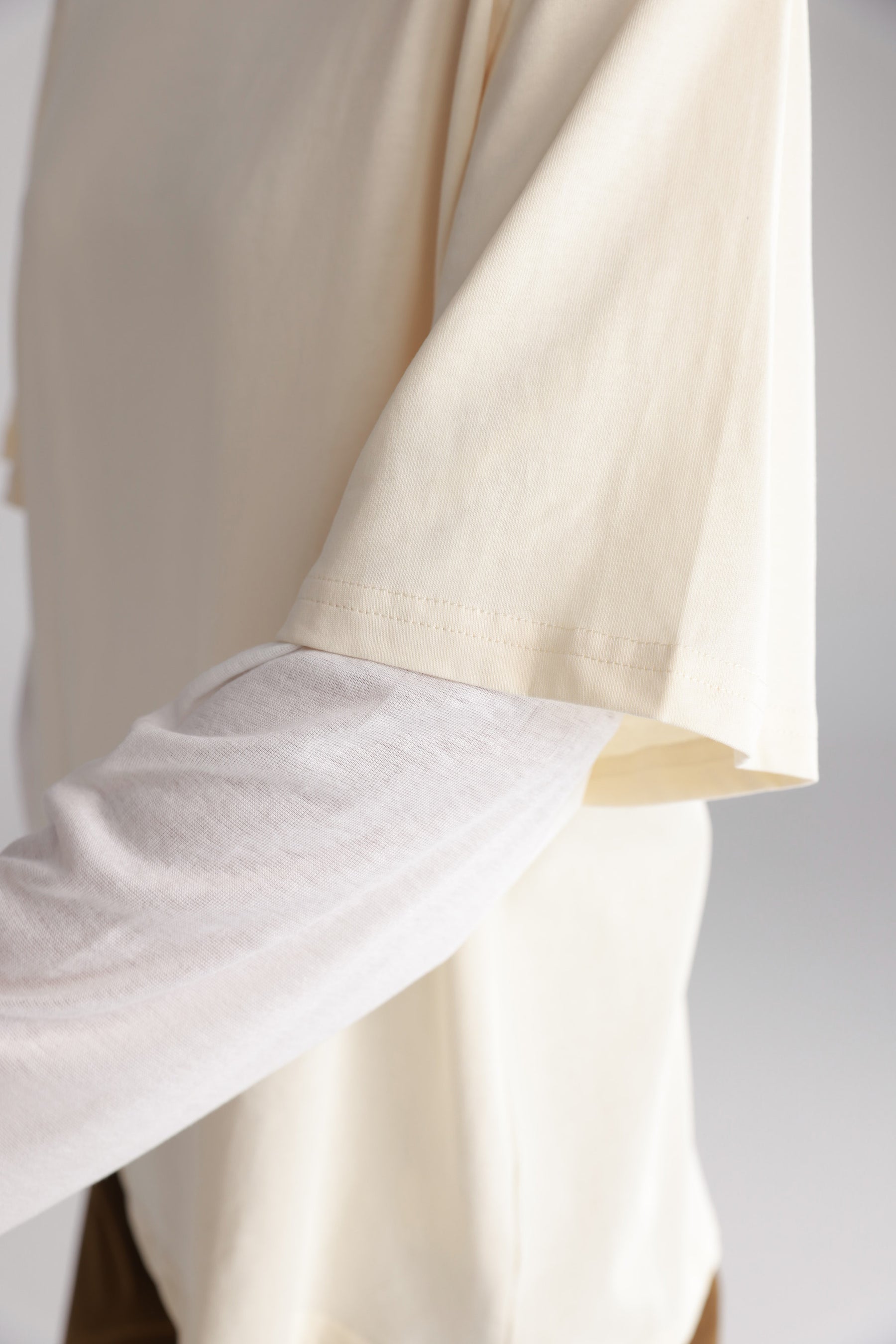 חולצת ג'נר שמנת