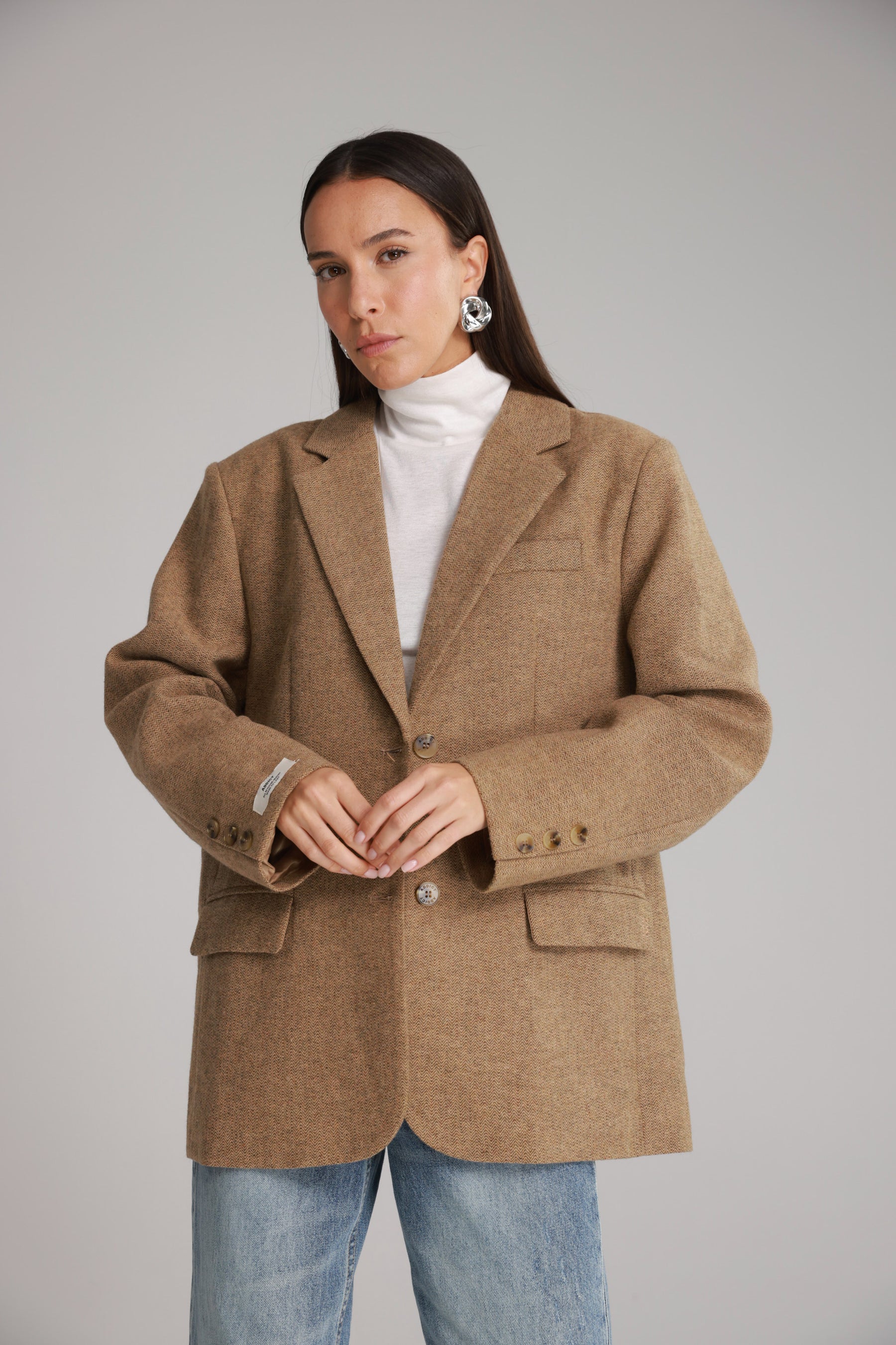 בלייזר אדריאנה חום בהיר