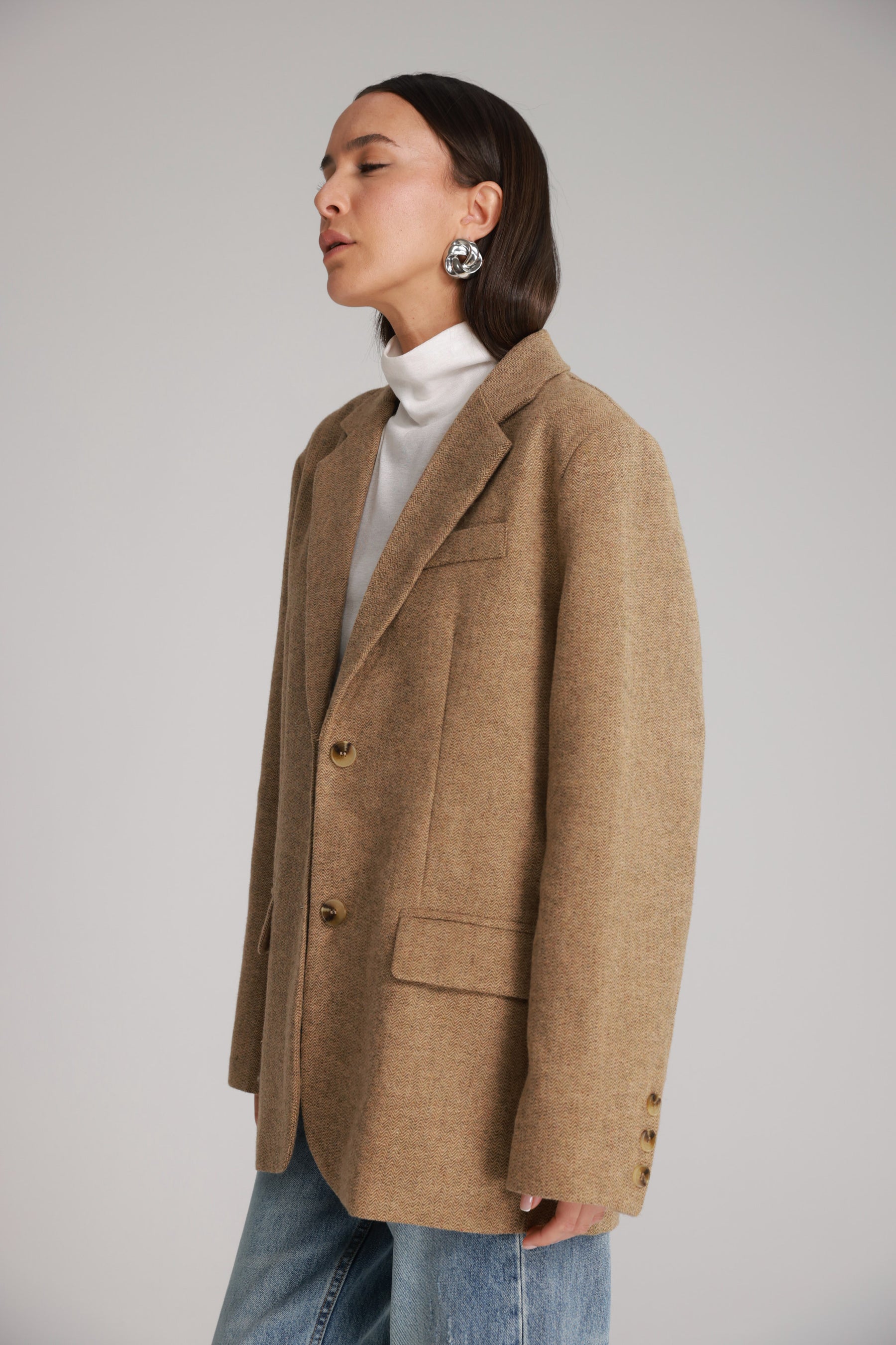 בלייזר אדריאנה חום בהיר