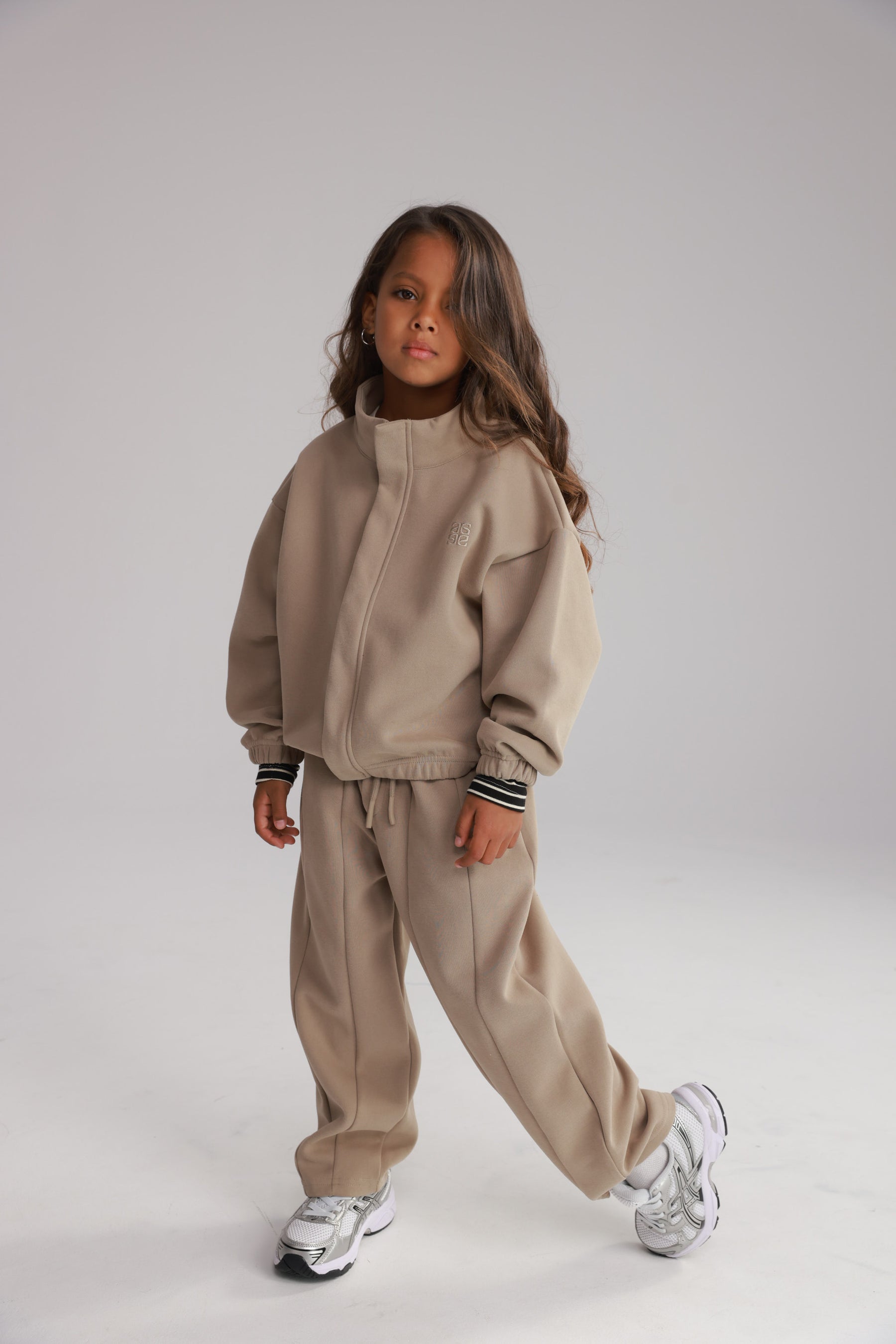 חליפת אינס חאקי