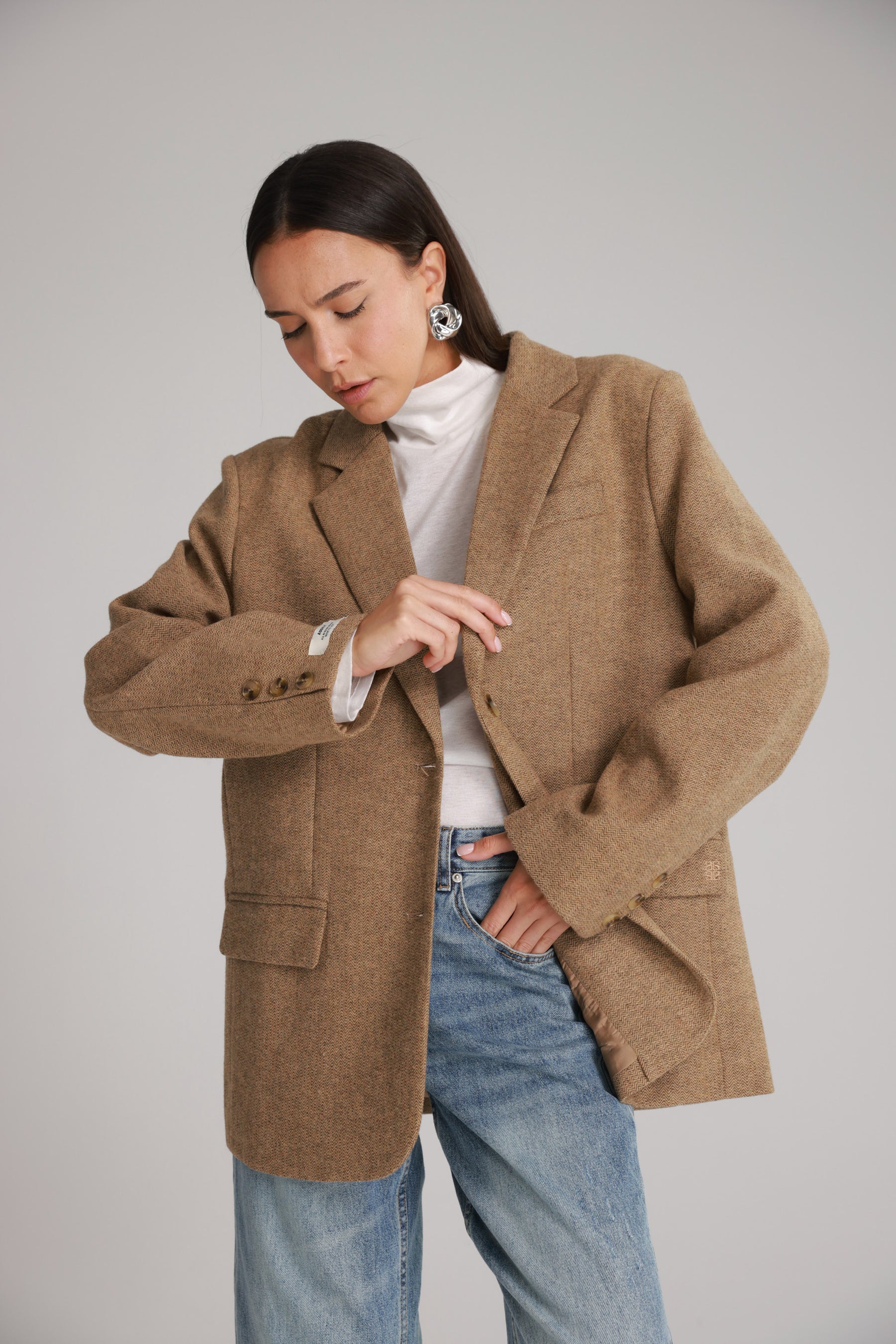 בלייזר אדריאנה חום בהיר