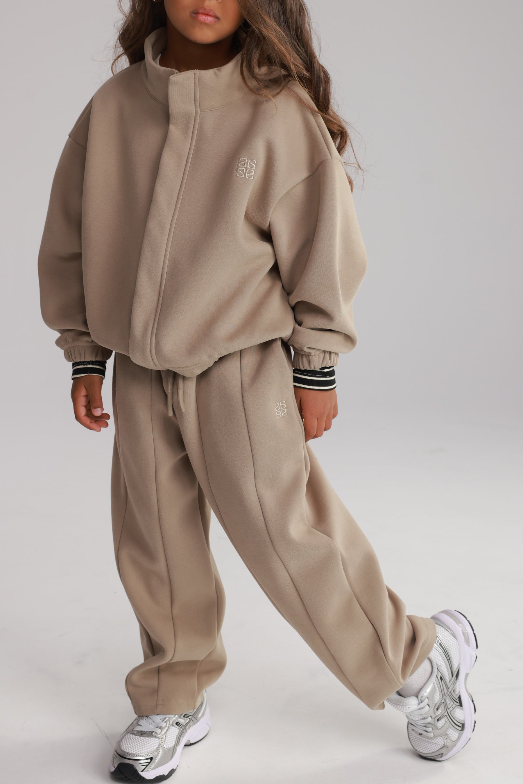 חליפת אינס חאקי