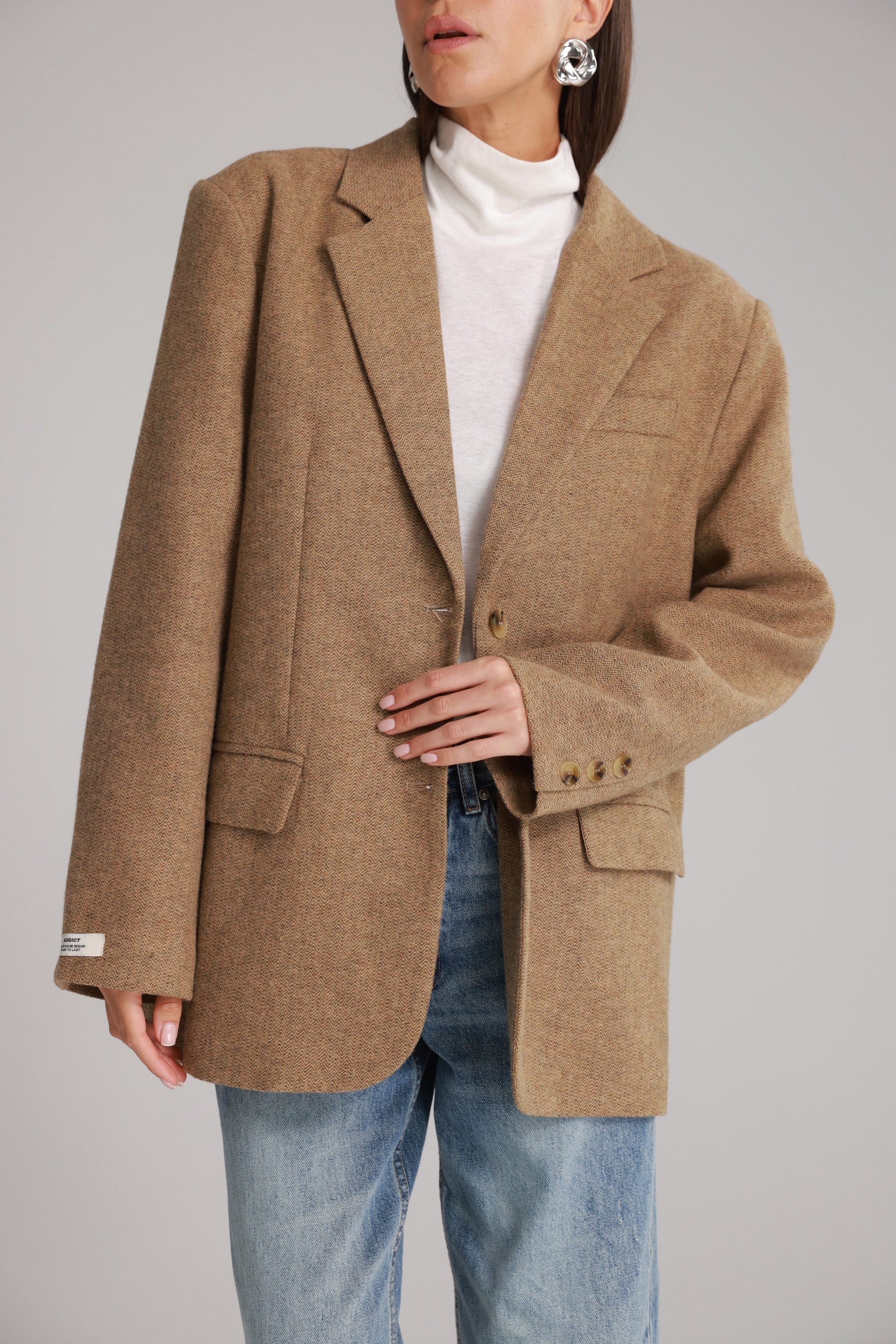 בלייזר אדריאנה חום בהיר