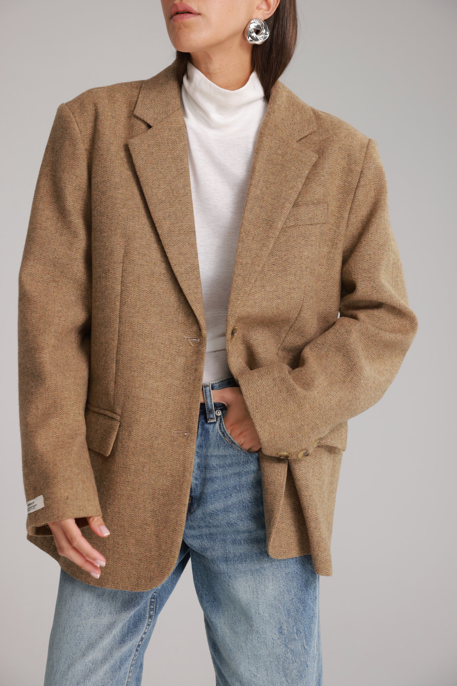 בלייזר אדריאנה חום בהיר