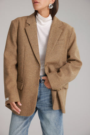 בלייזר אדריאנה חום בהיר