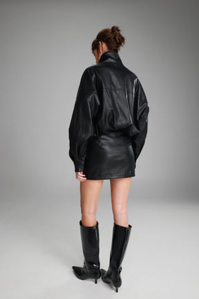 חצאית מיני ג'וליה דמוי עור שחורה