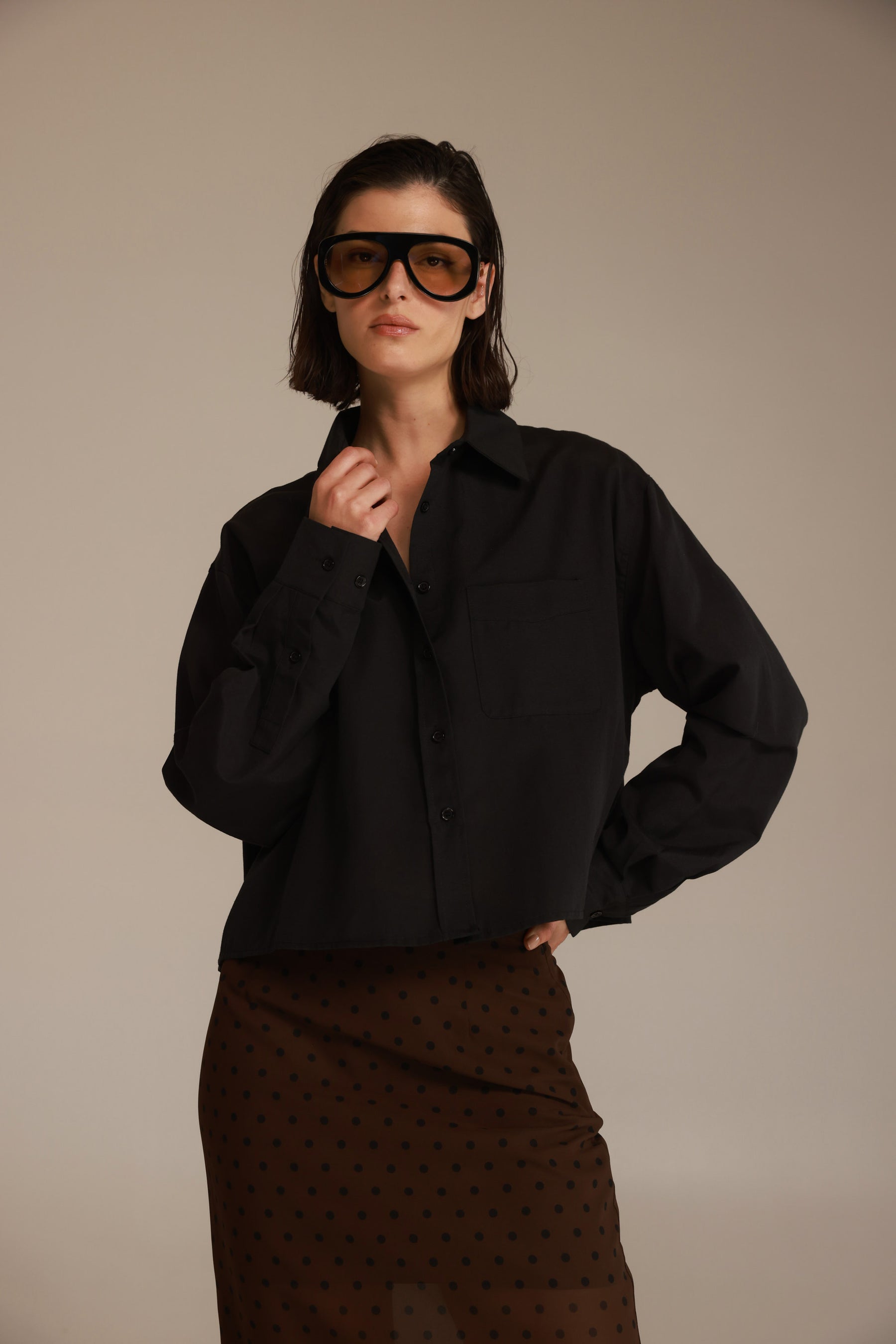 חולצת סילבר מכופתרת שחורה