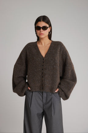 סוודר שרלוט חום כהה