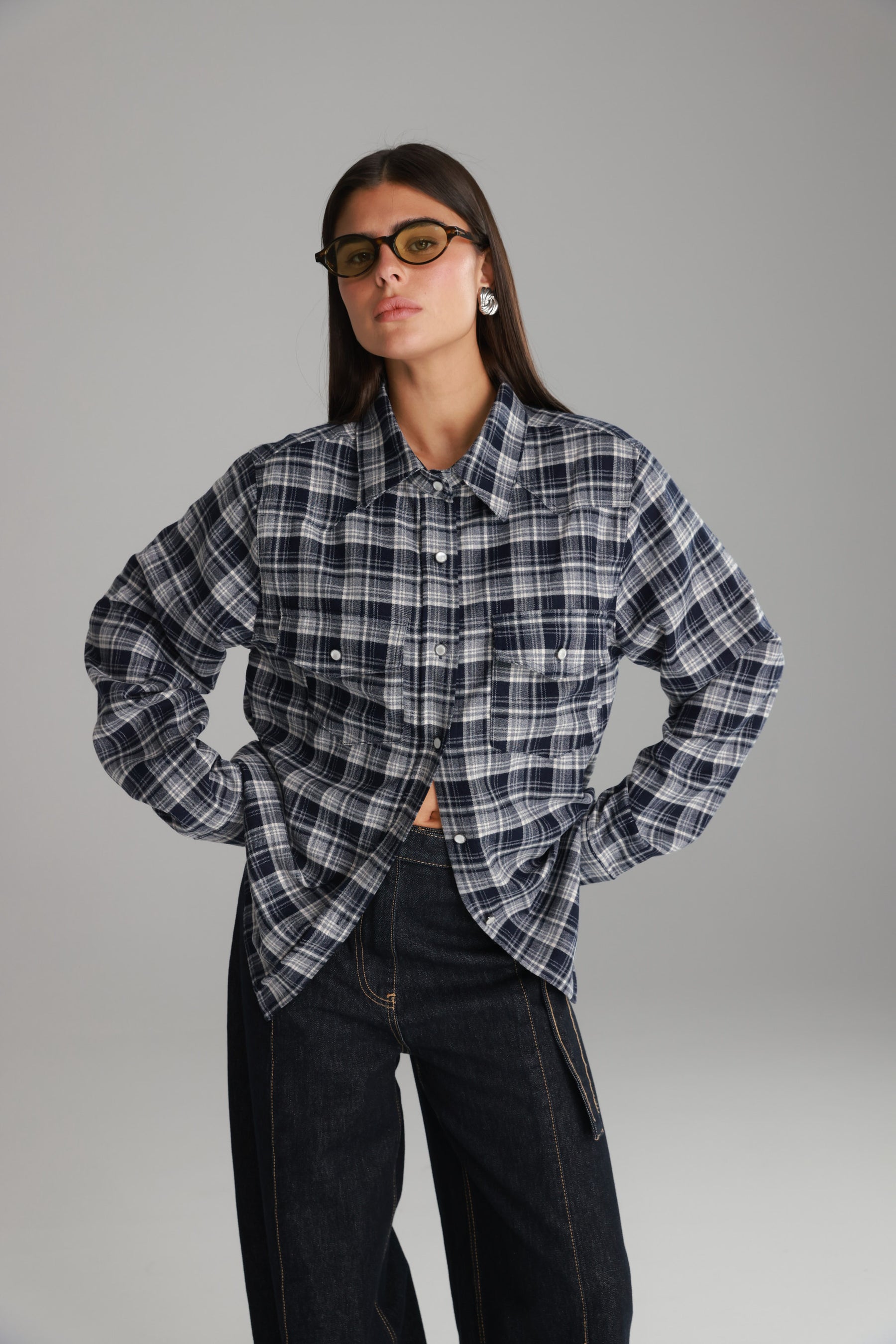 חולצת ריינה מכופתרת נייבי