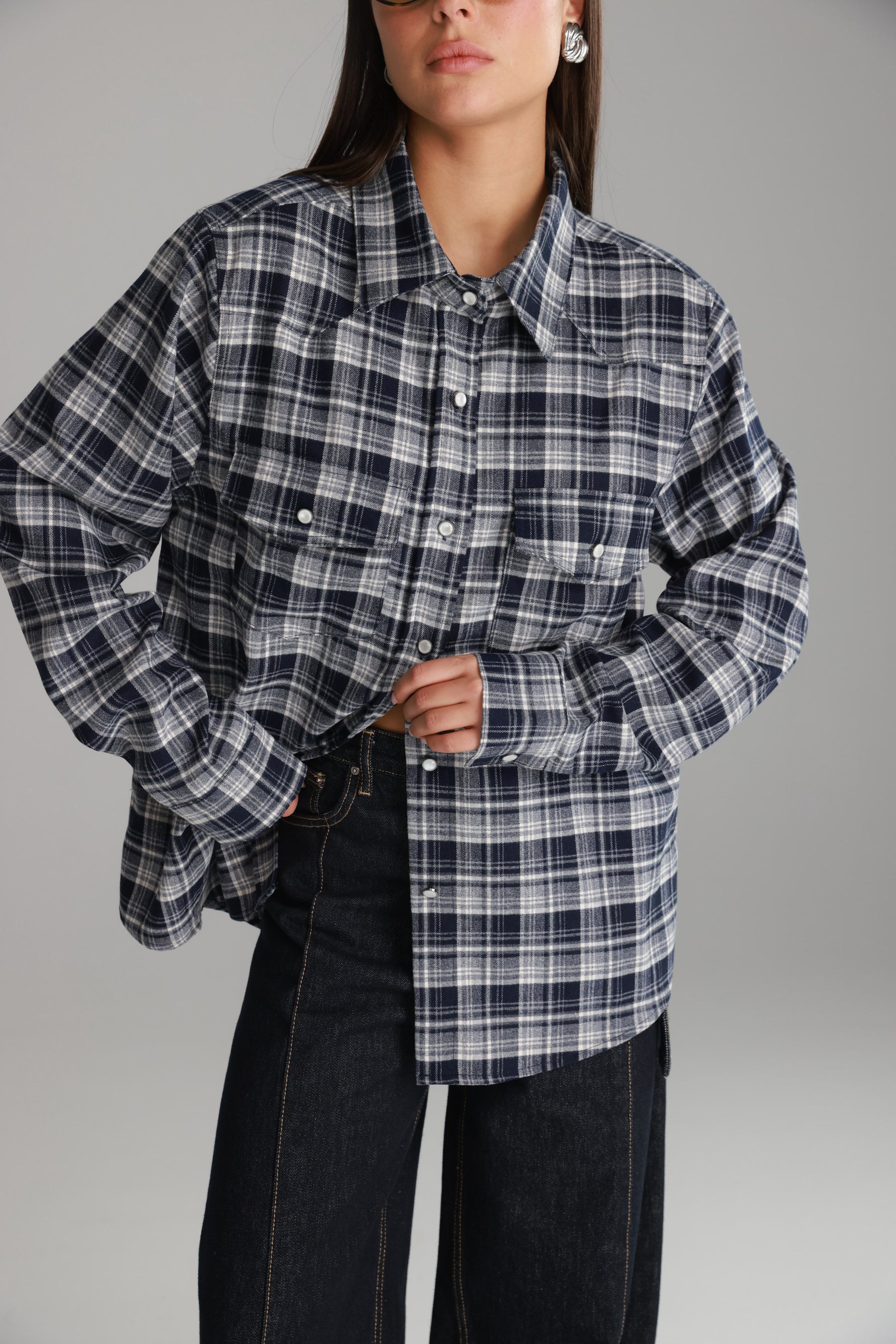 חולצת ריינה מכופתרת נייבי